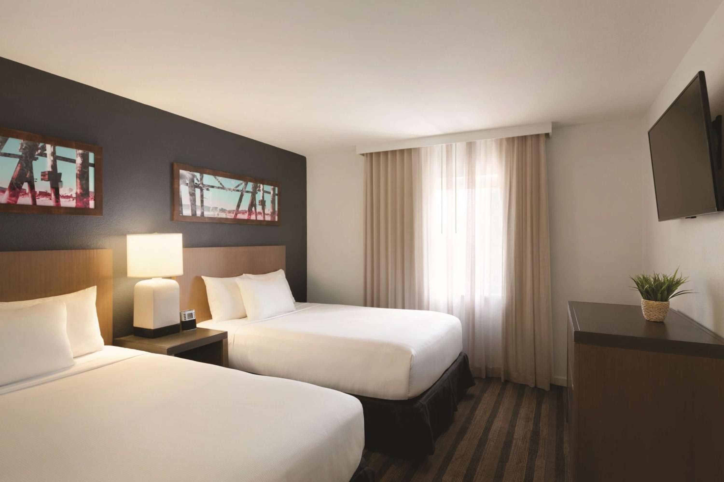 One-Bedroom Suite with Two Double Beds and Accessible Tub - Disability Access