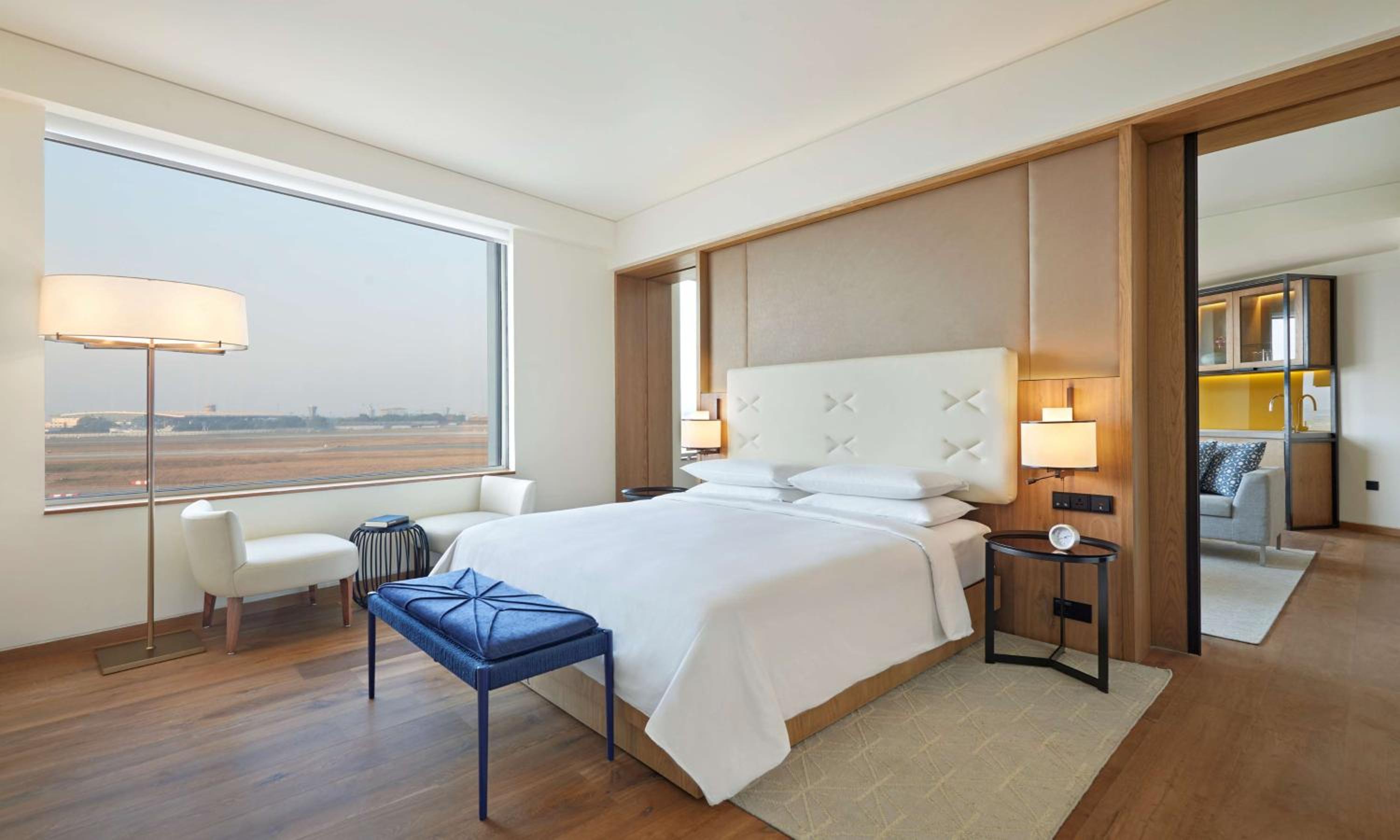 Large Suite with View - Photo 1