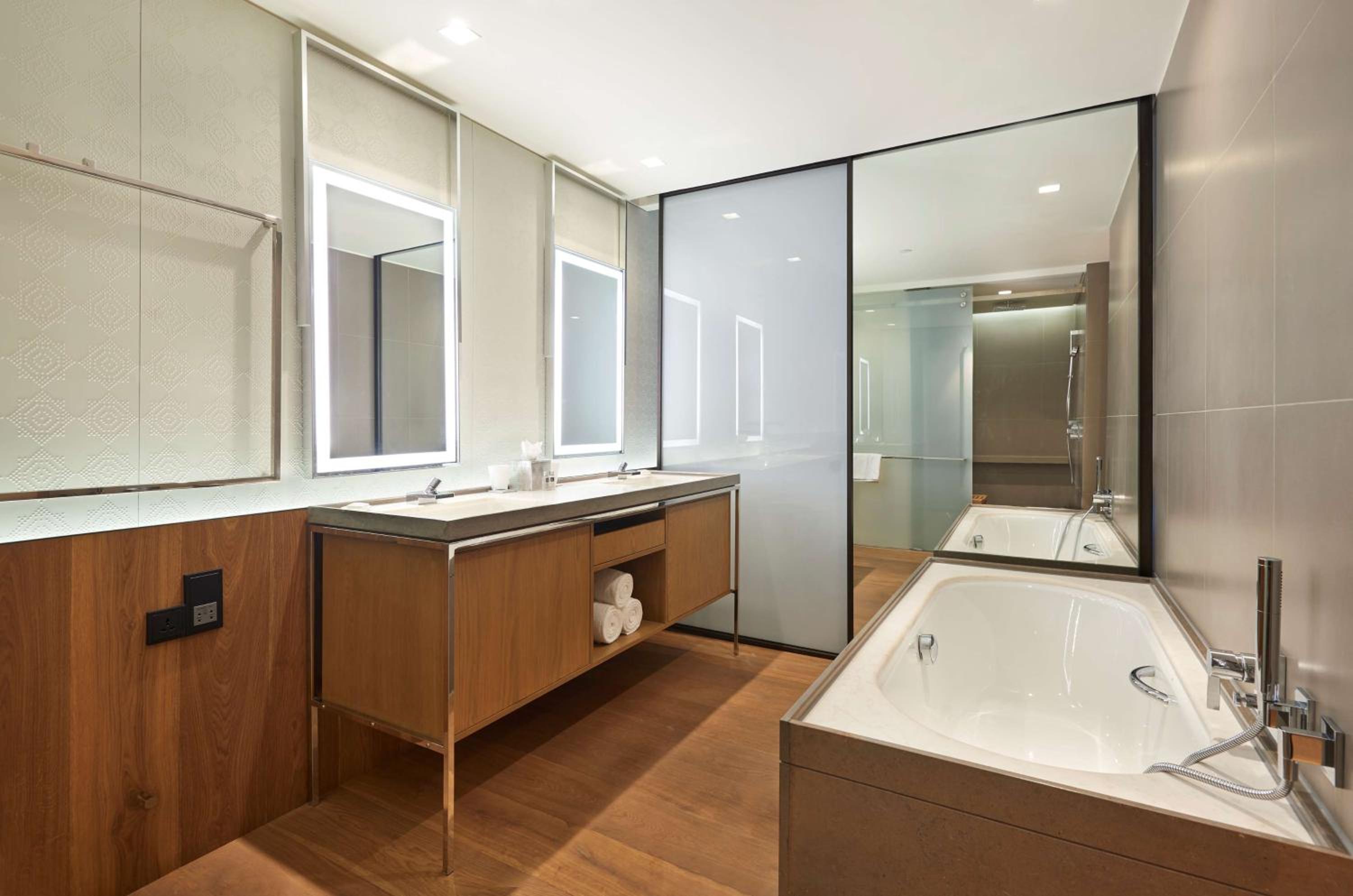 Deluxe Twin Room - Photo 7