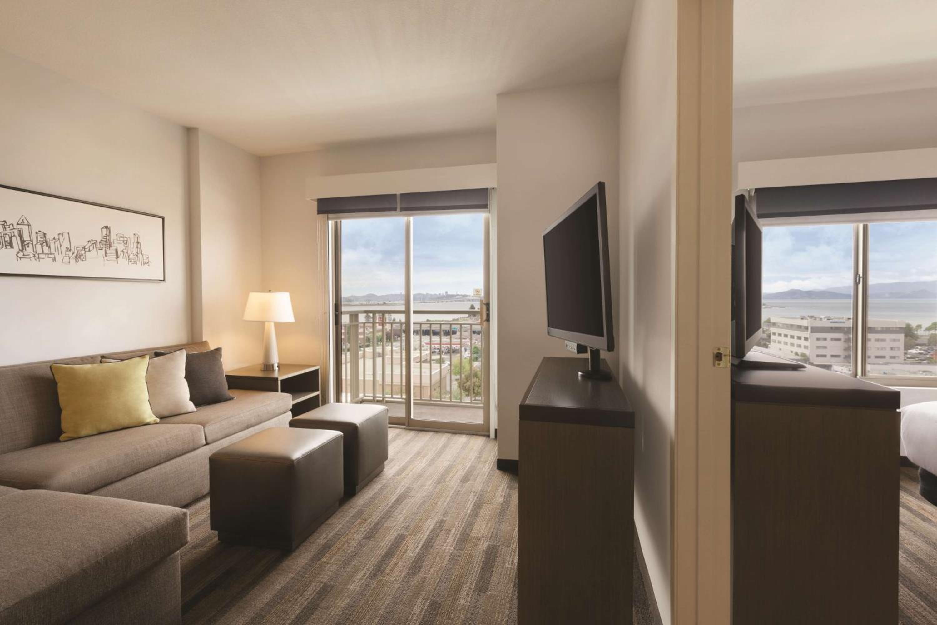 One-Bedroom King Suite - Photo 3