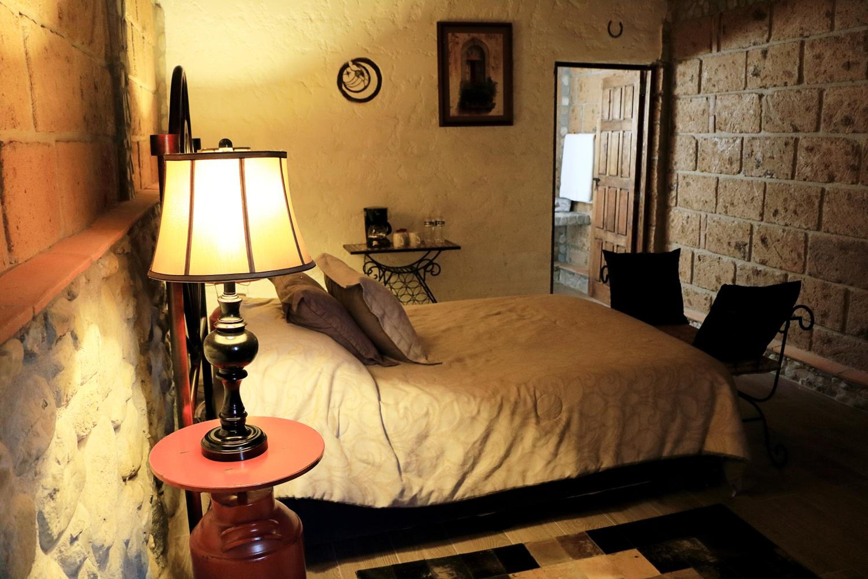 Queen Room photo 1