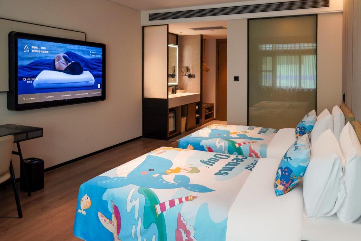 Deluxe Family Room