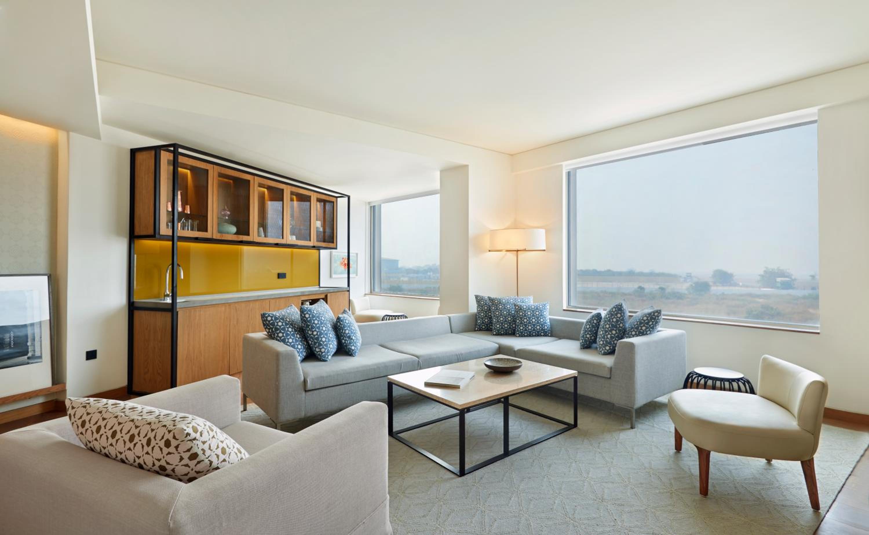 Suite with View - Photo 7