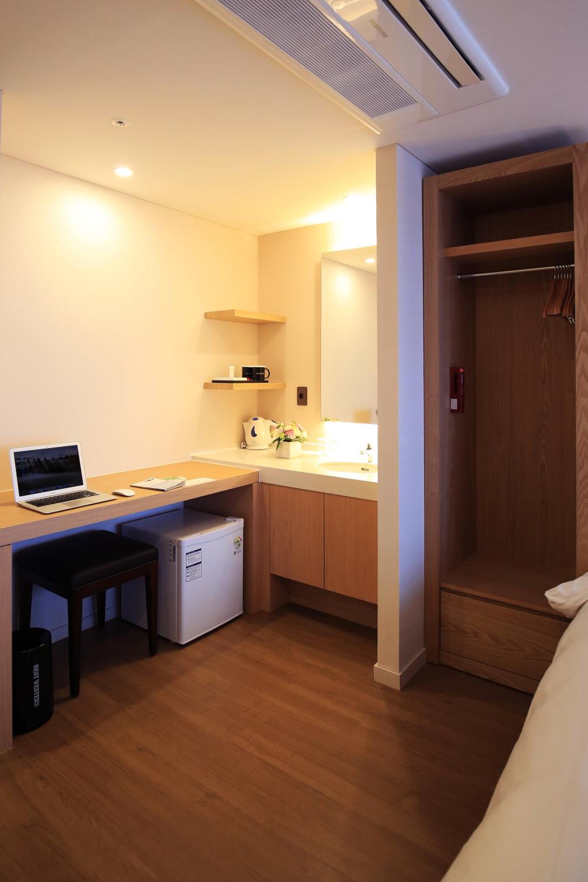 Standard Twin Room - Photo 3