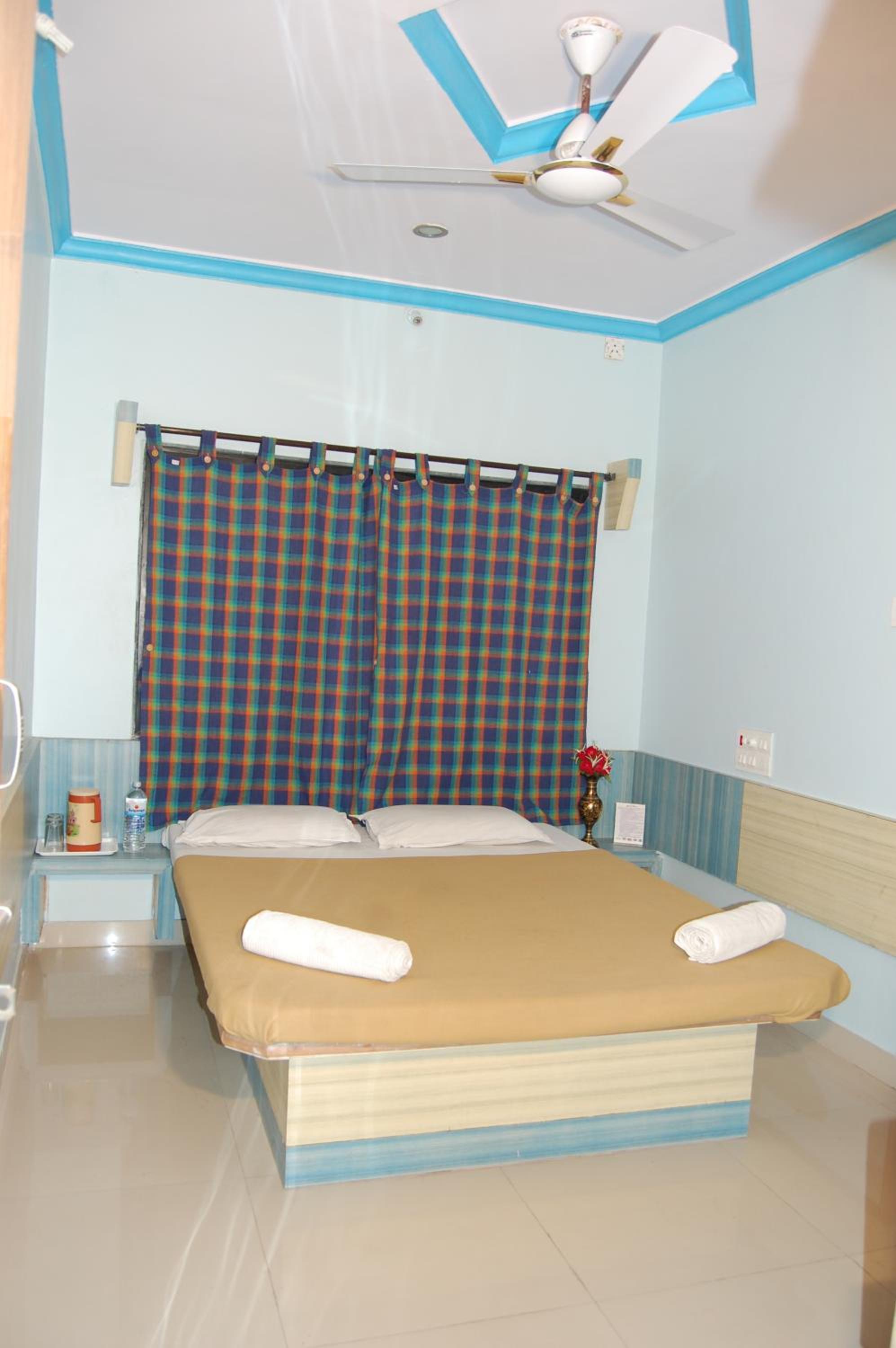 Standard Double Room with Fan photo 2