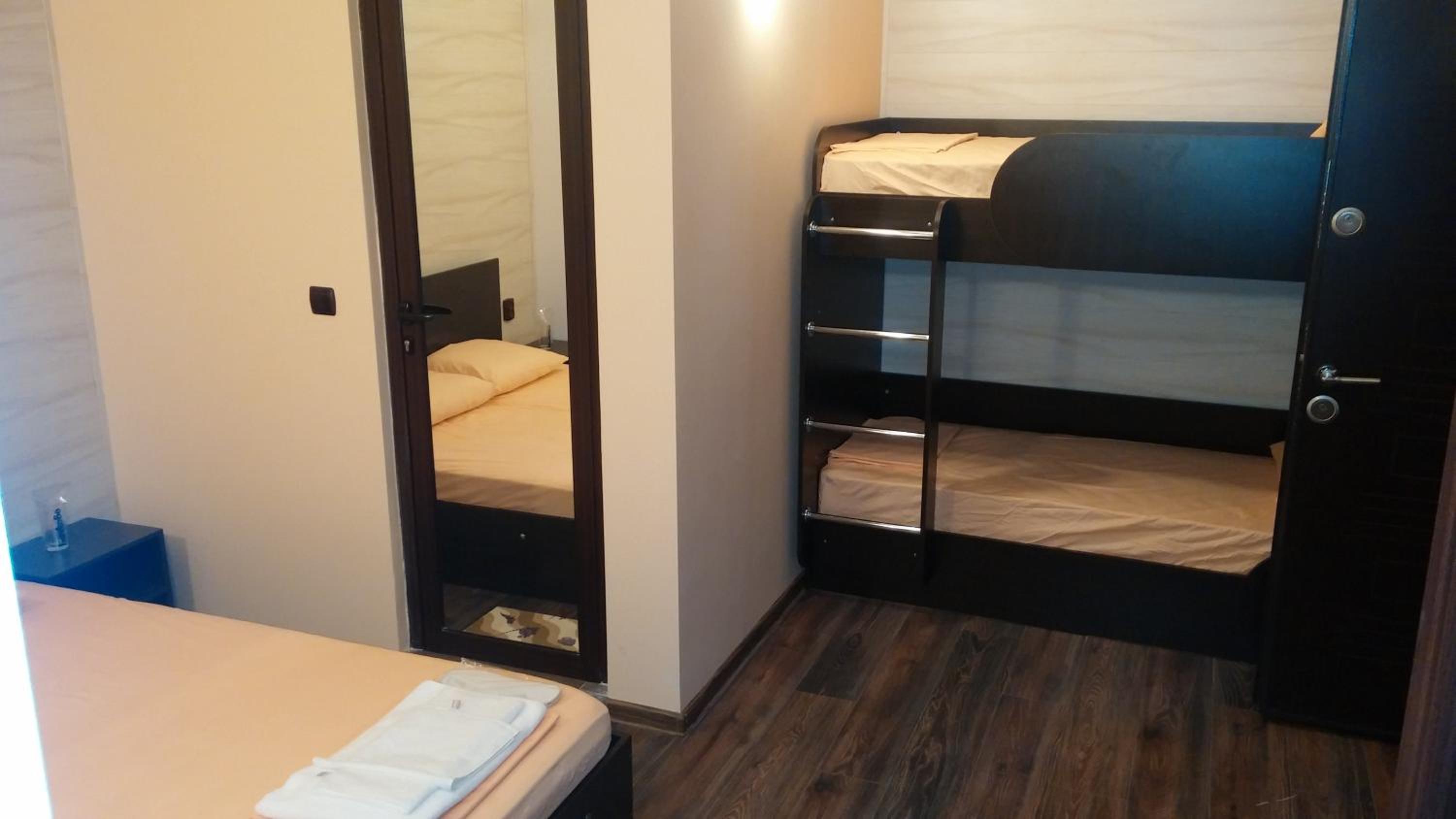 Quadruple Room - Photo 1