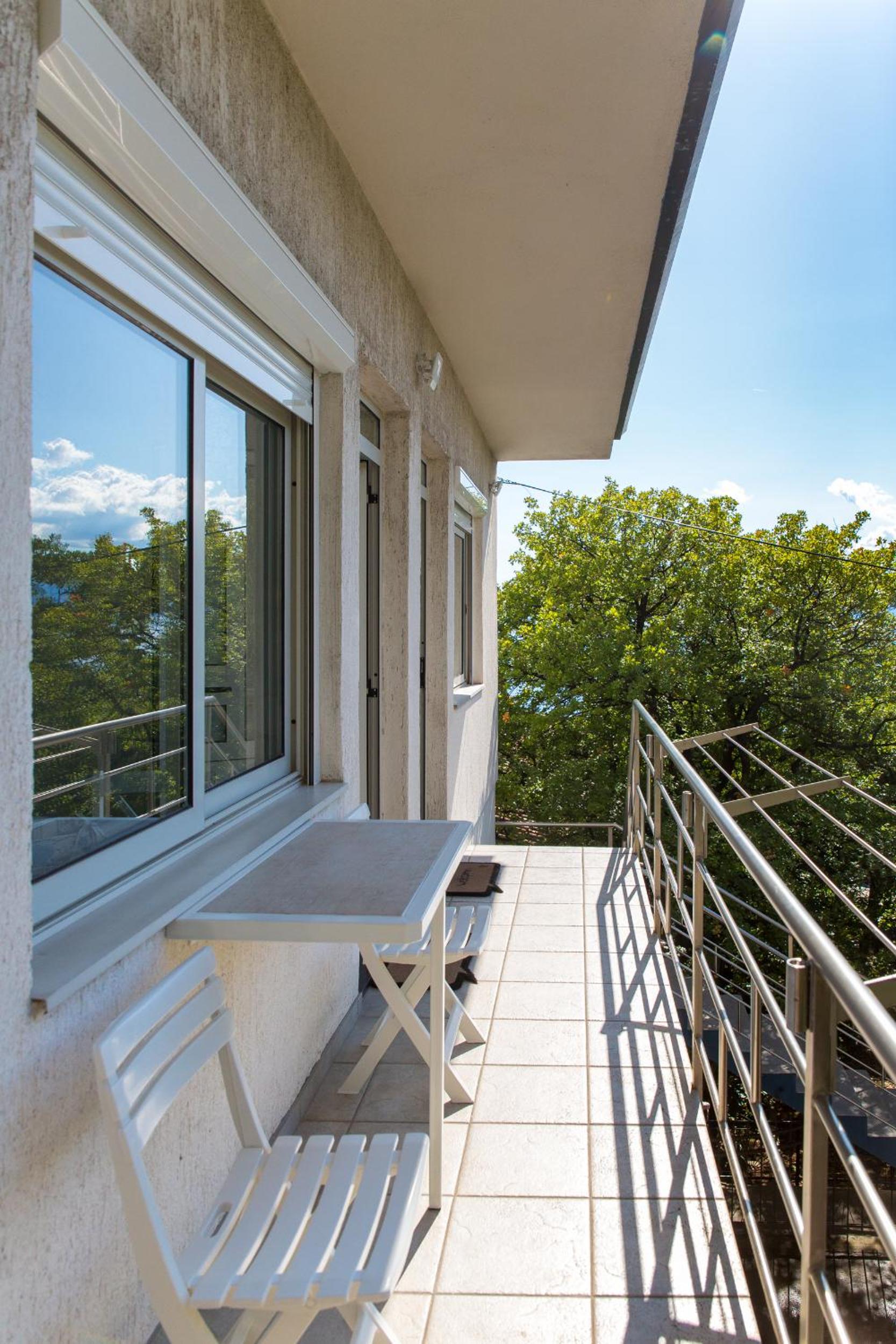 Apartment with Sea View - Photo 9