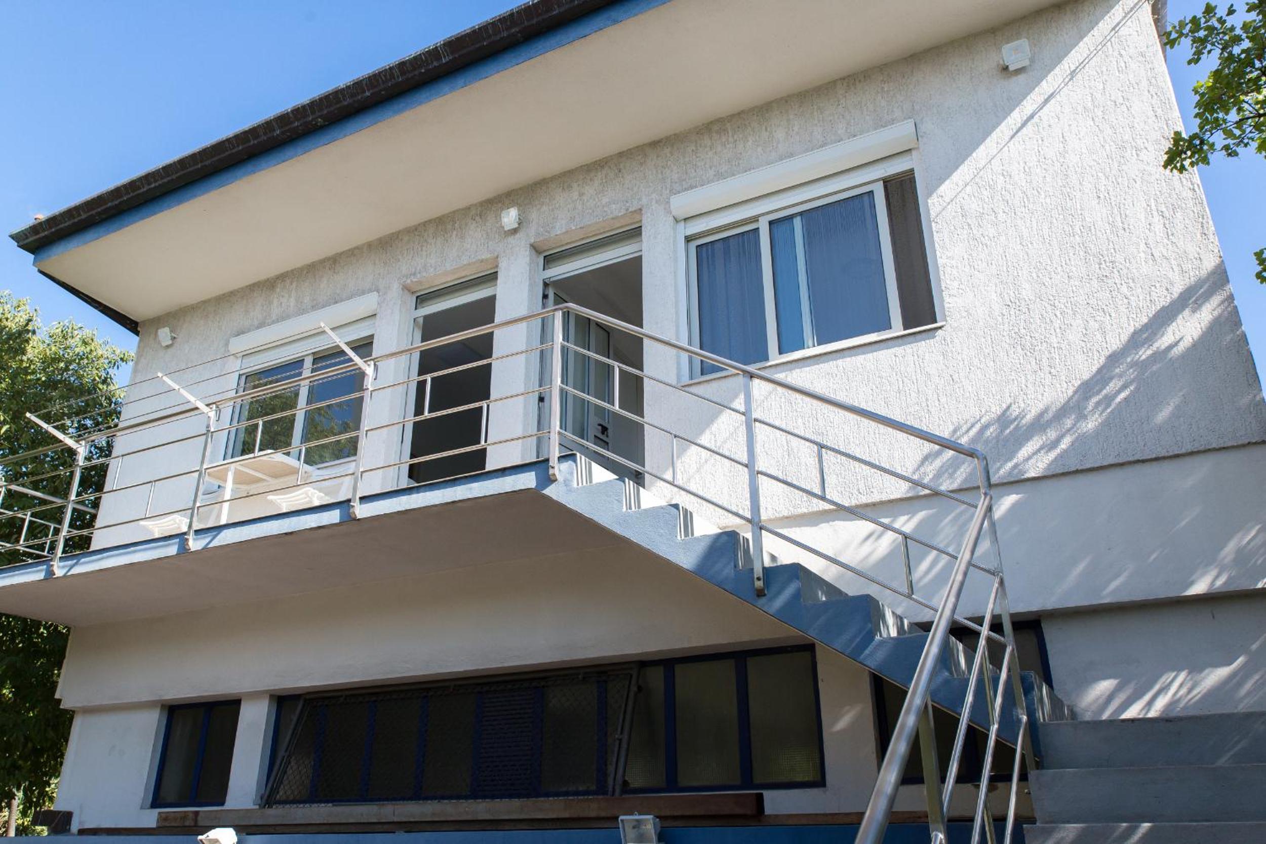 Apartment with Sea View - Photo 11