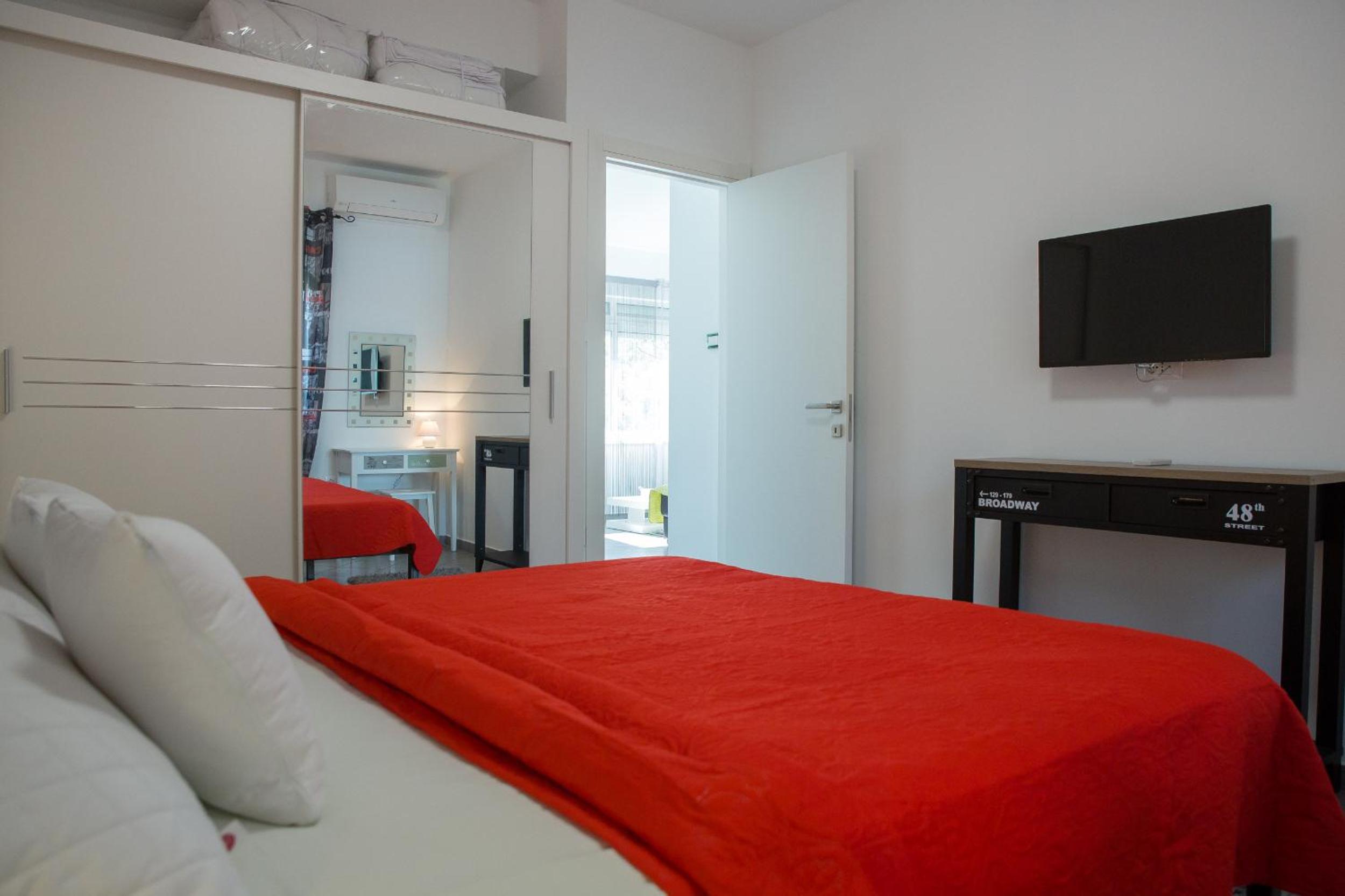 Apartment with Sea View - Photo 3