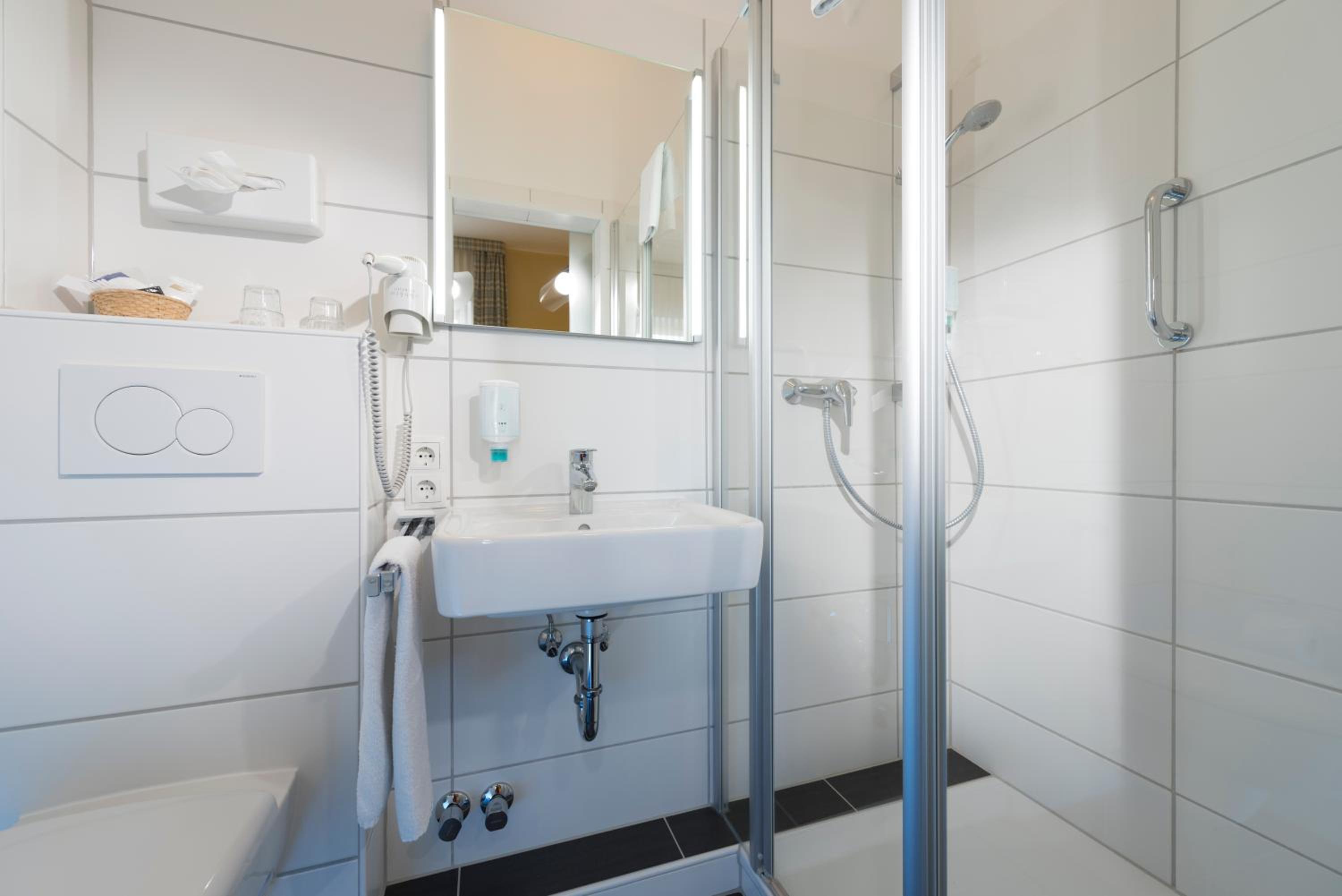 Double Room - Photo 17
