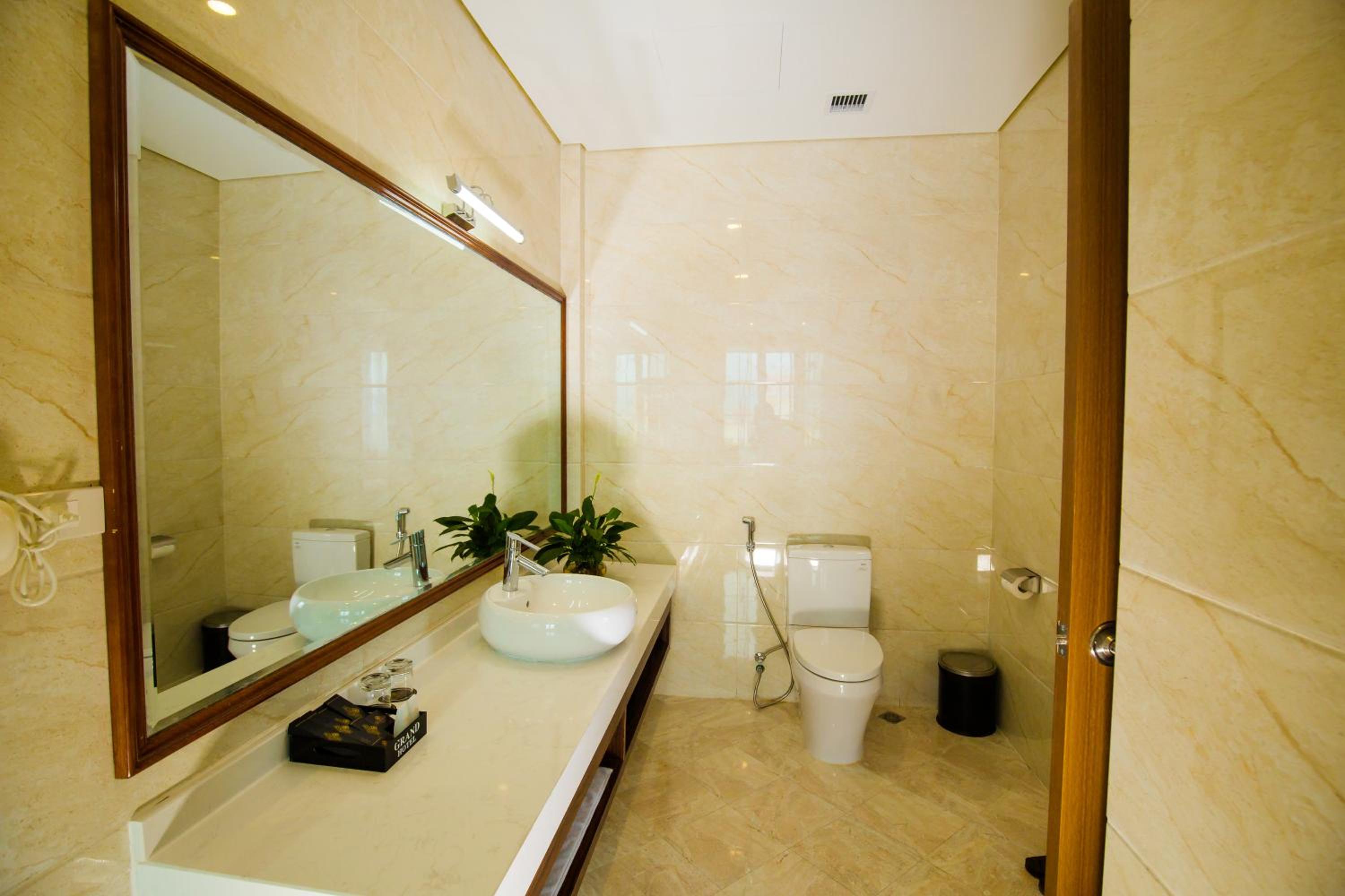 Queen Room - Photo 2