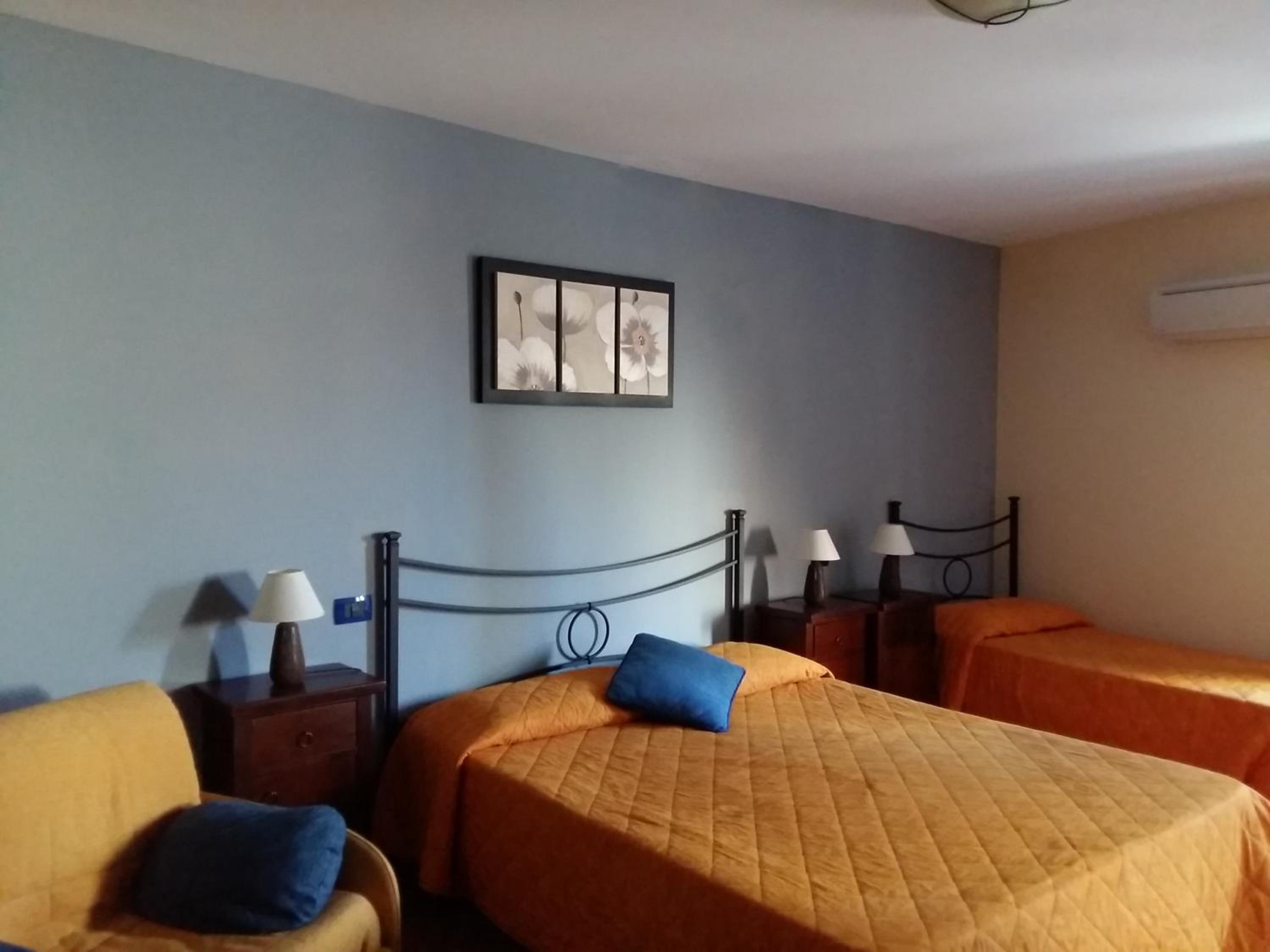 Standard Triple Room photo 2