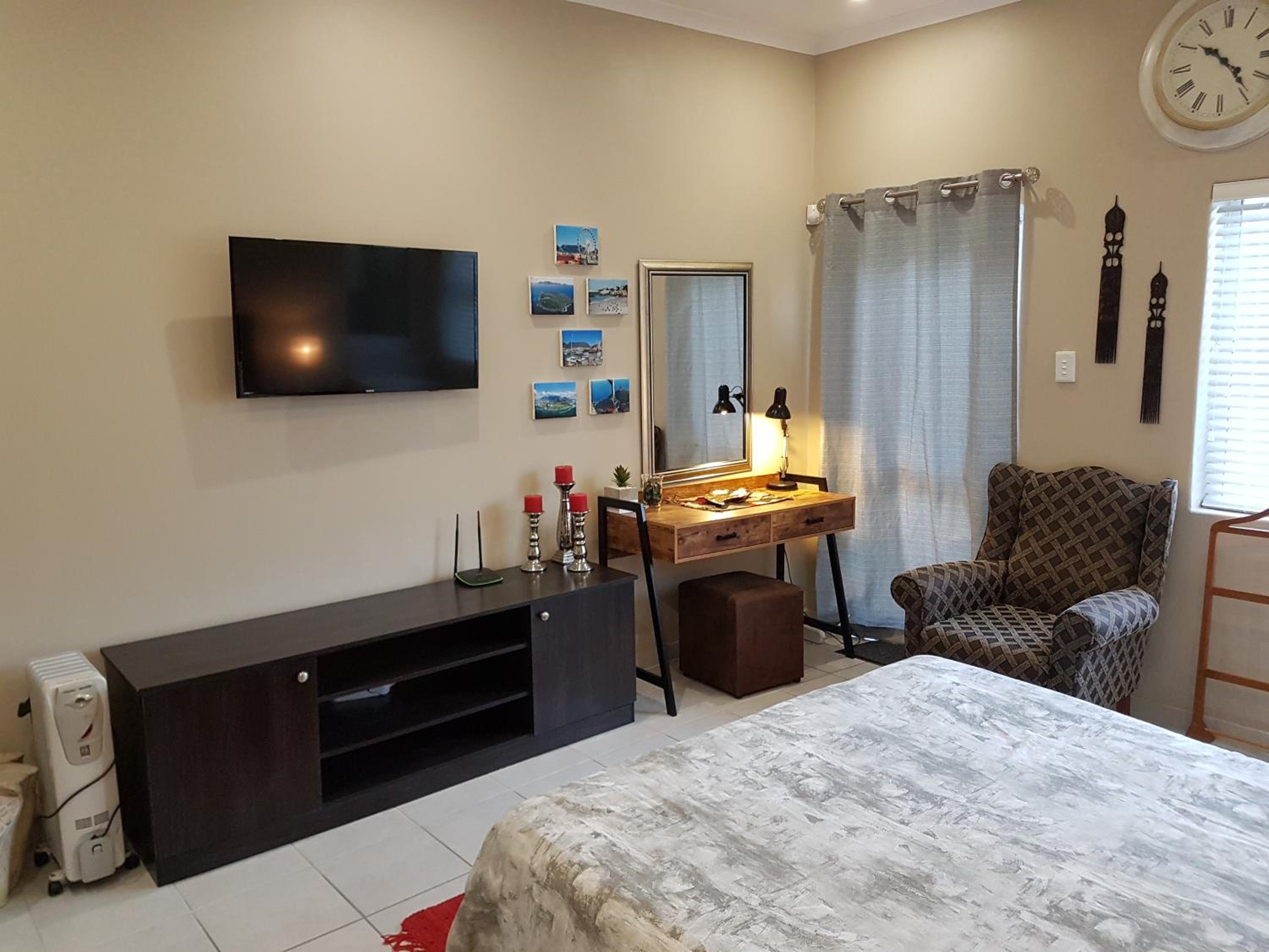 Studio Apartment photo 1