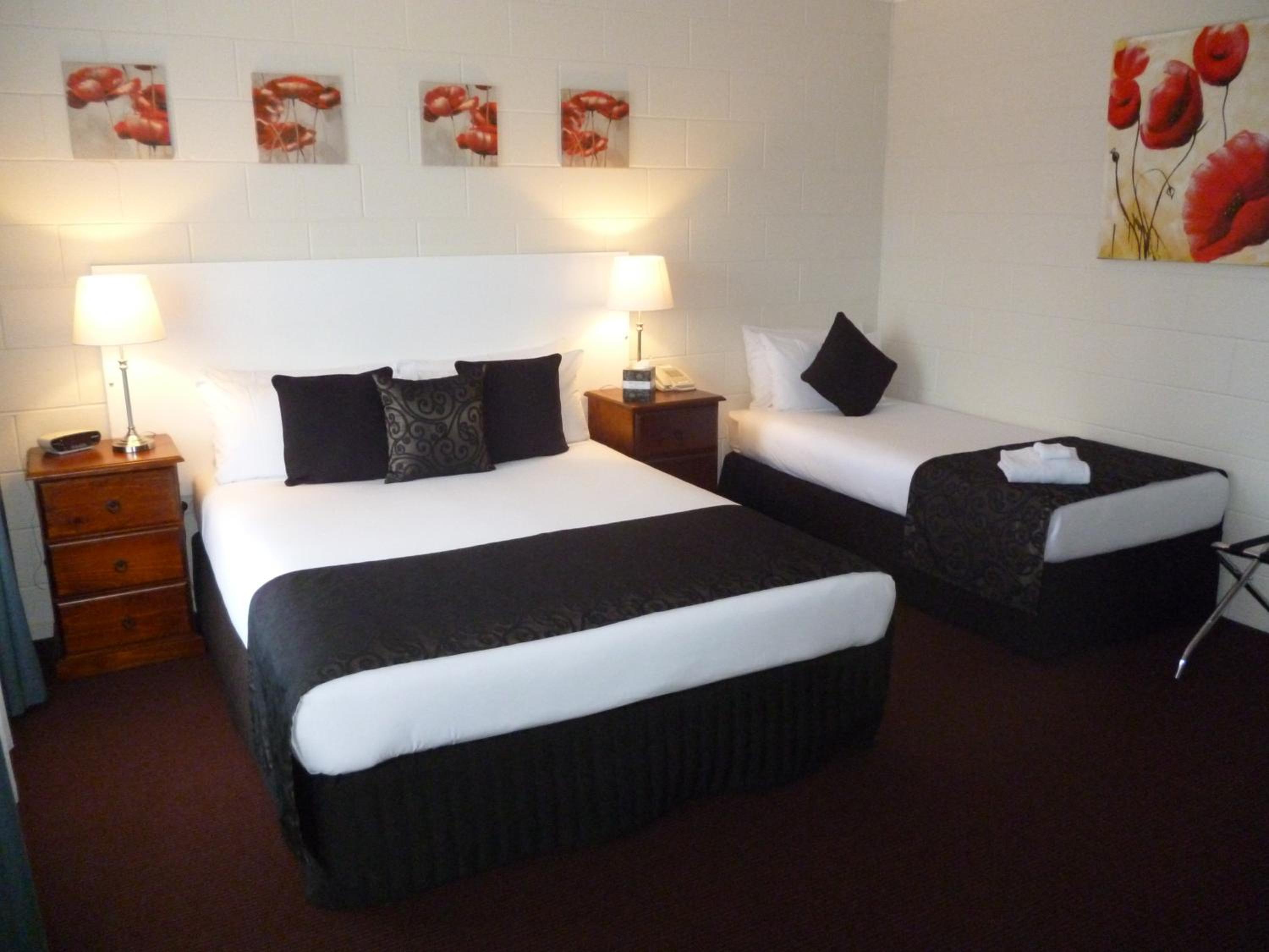 Queen and Single Room - Photo 10