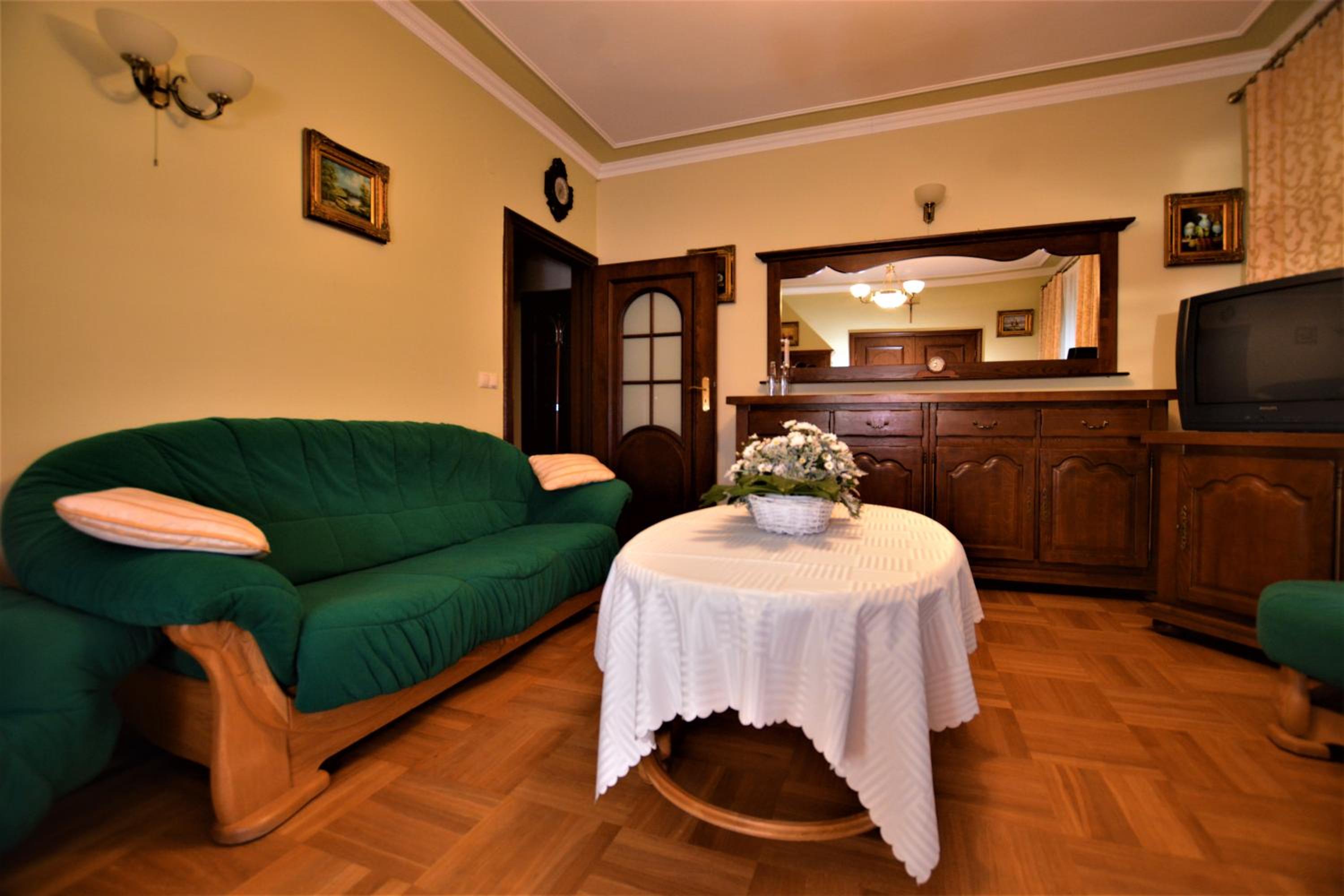 One-Bedroom Apartment - Photo 1
