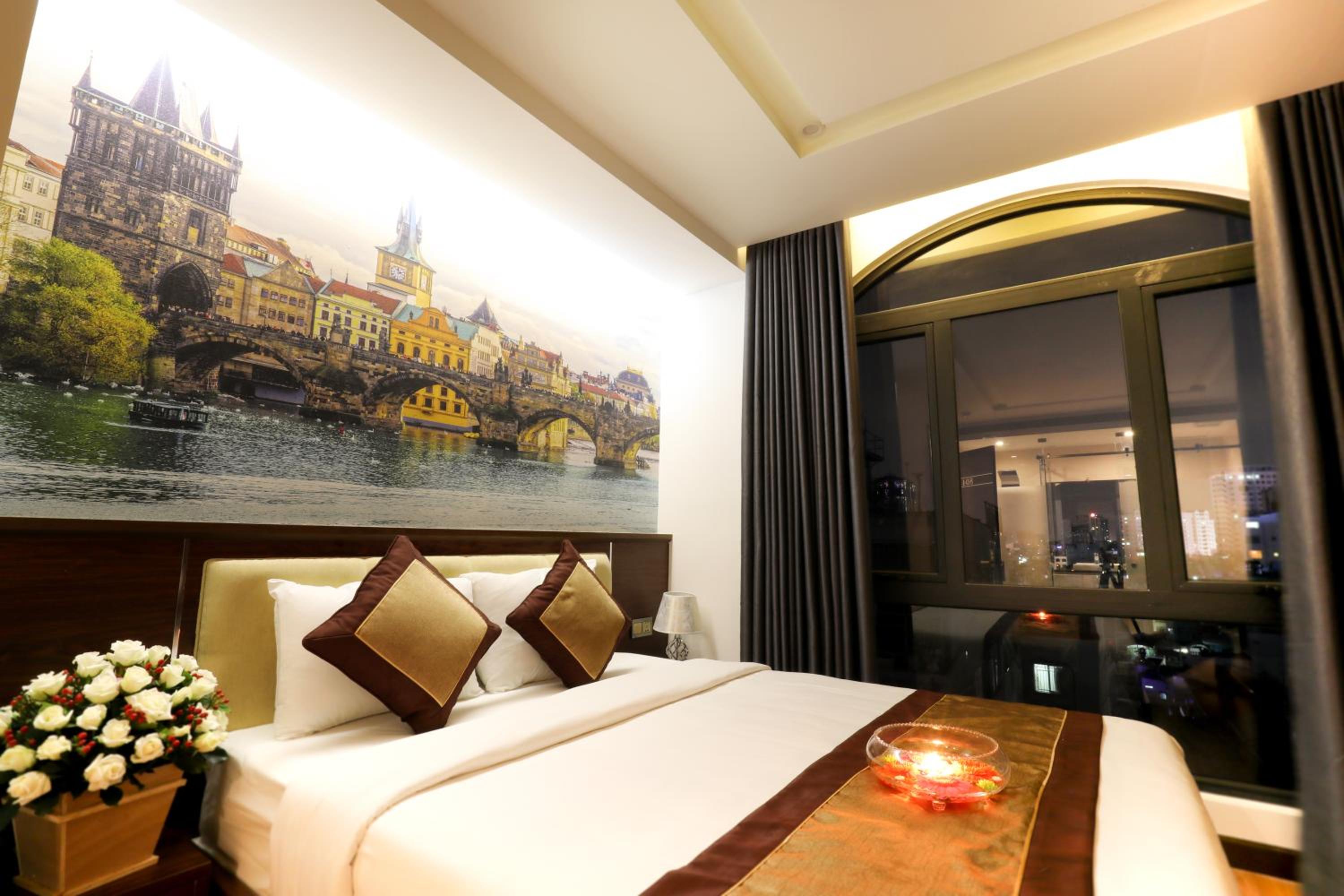 Deluxe Double Room with City View