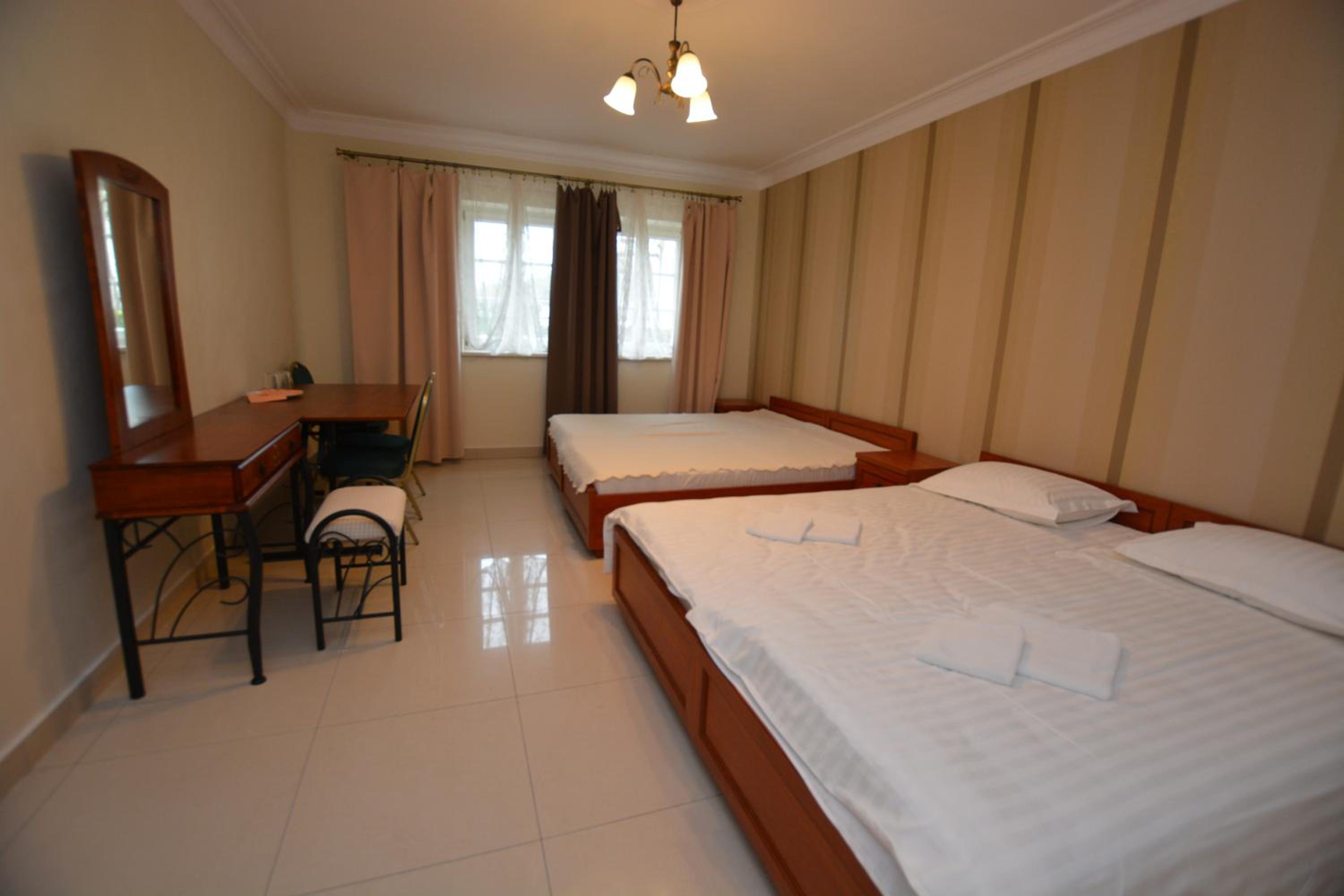 Economy Quadruple Room with Shared Bathroom photo 1