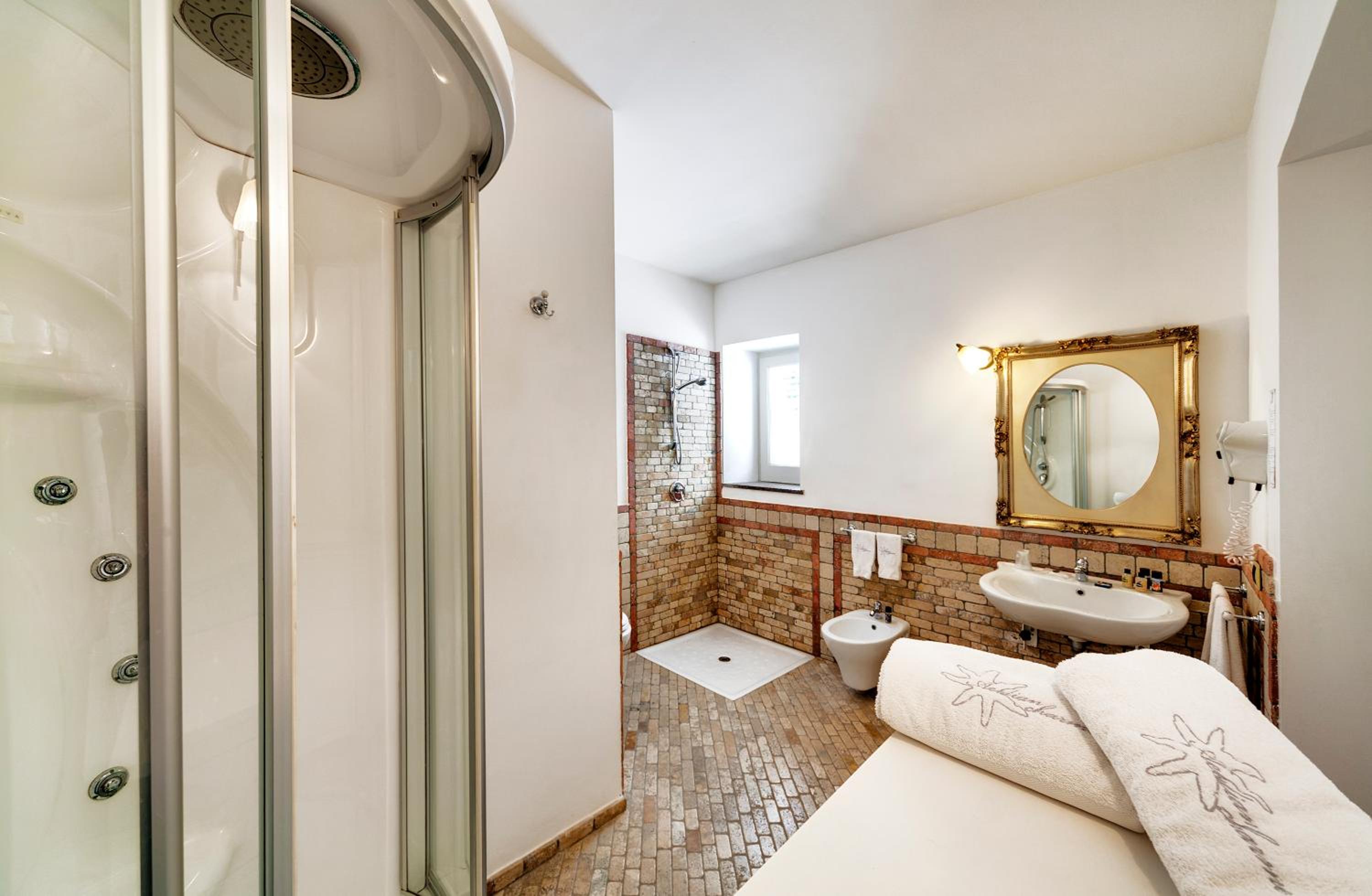 Junior Suite with Garden View - Photo 3