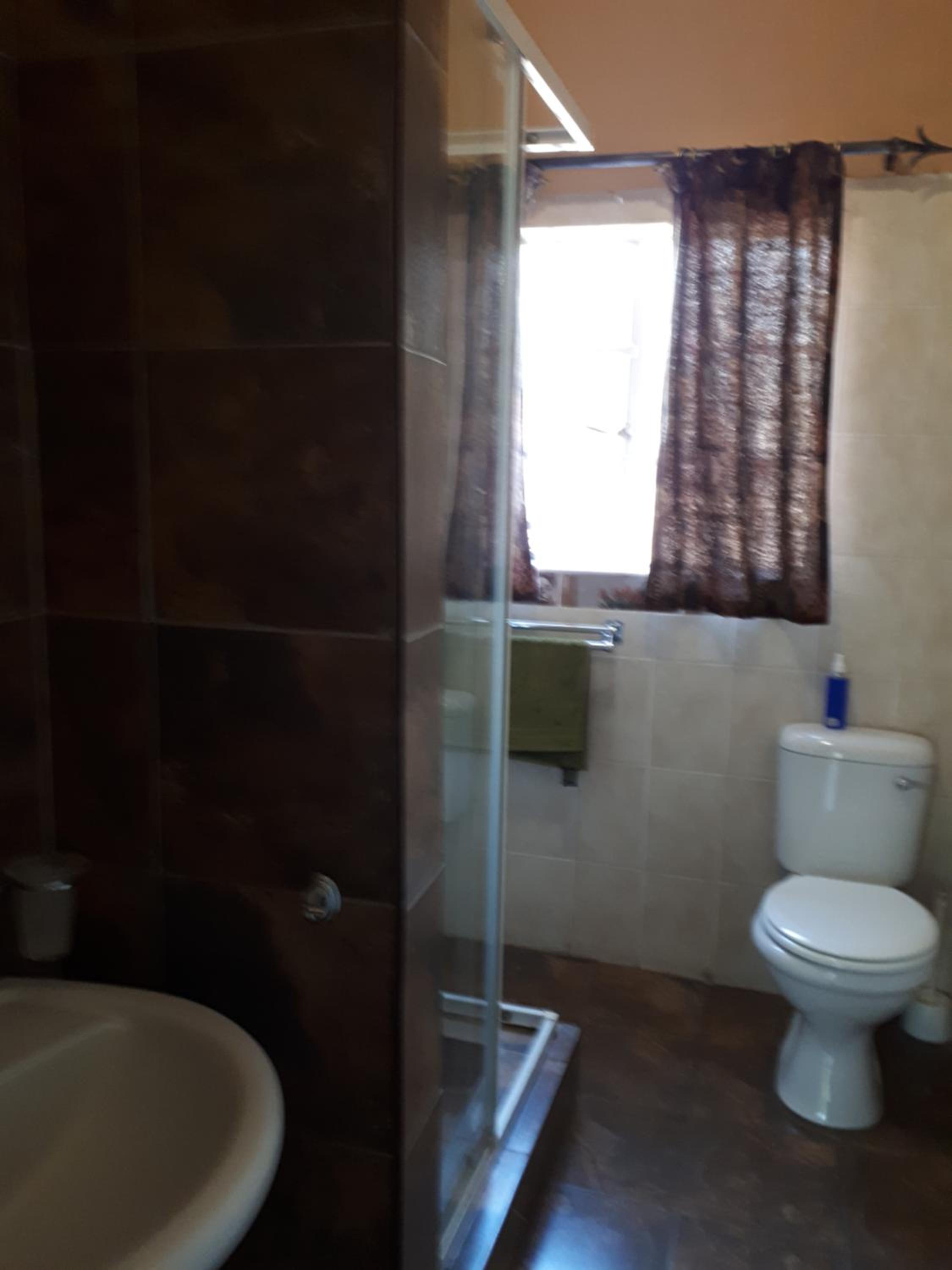 Budget Double Room - Photo 2
