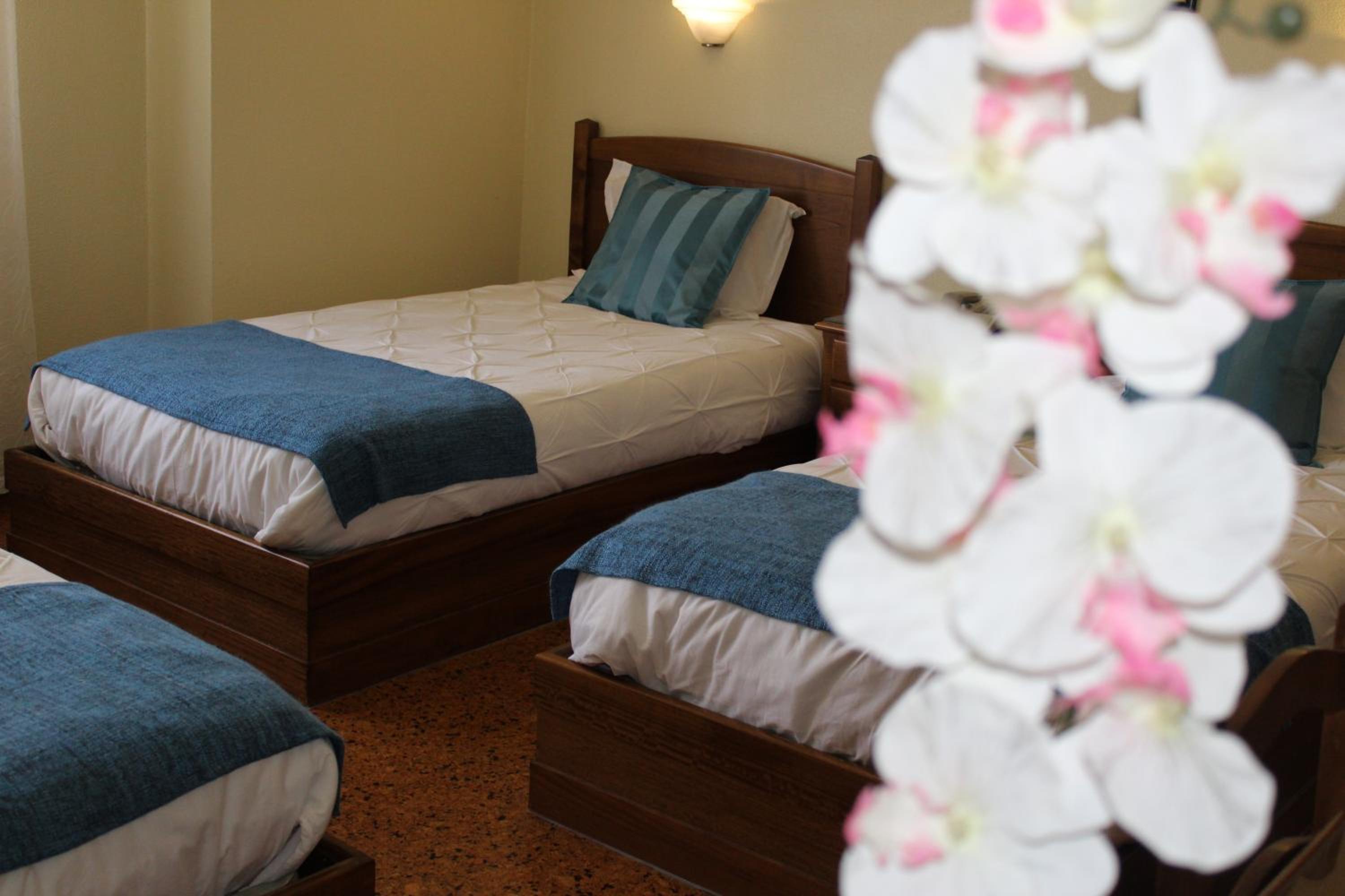 Triple Room with Bath - Photo 3