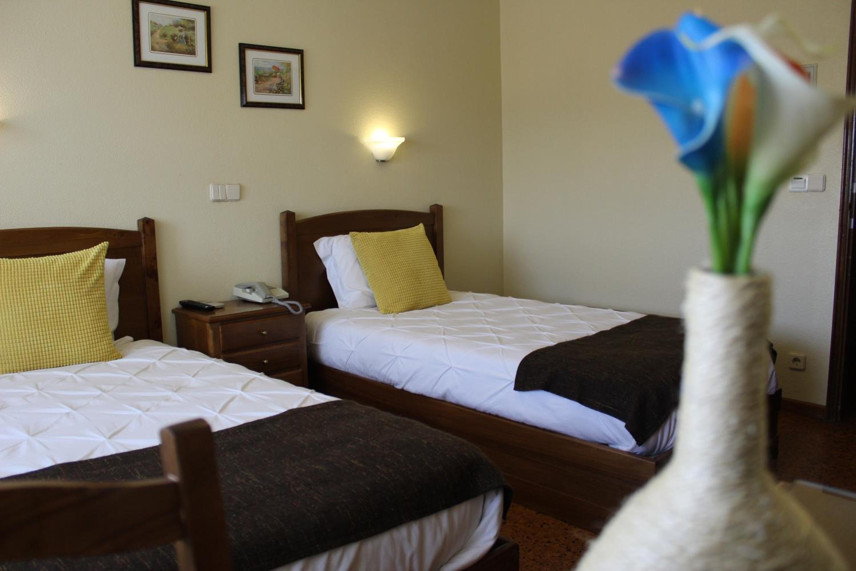 Twin Room - Photo 5
