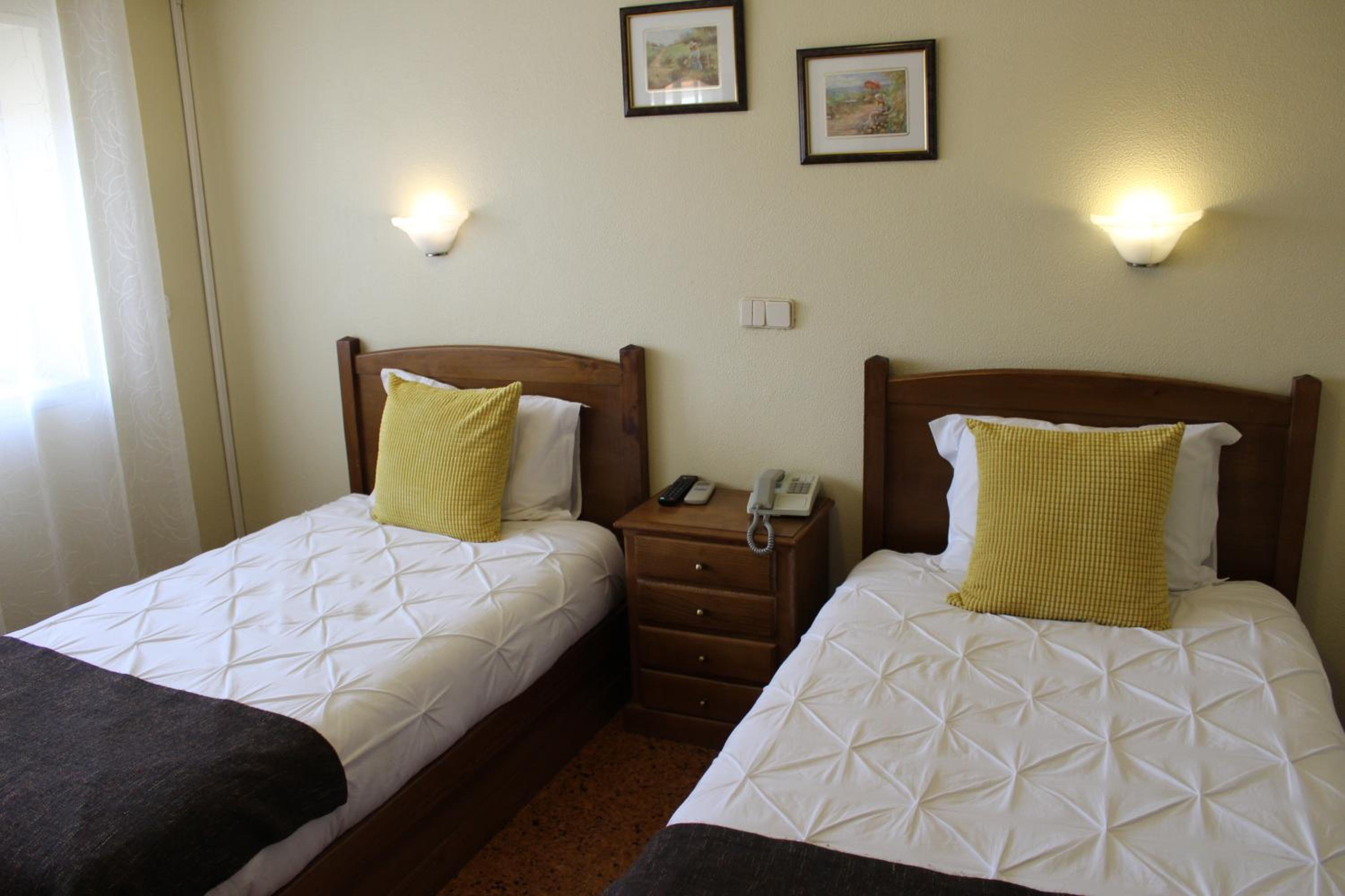 Twin Room - Photo 6