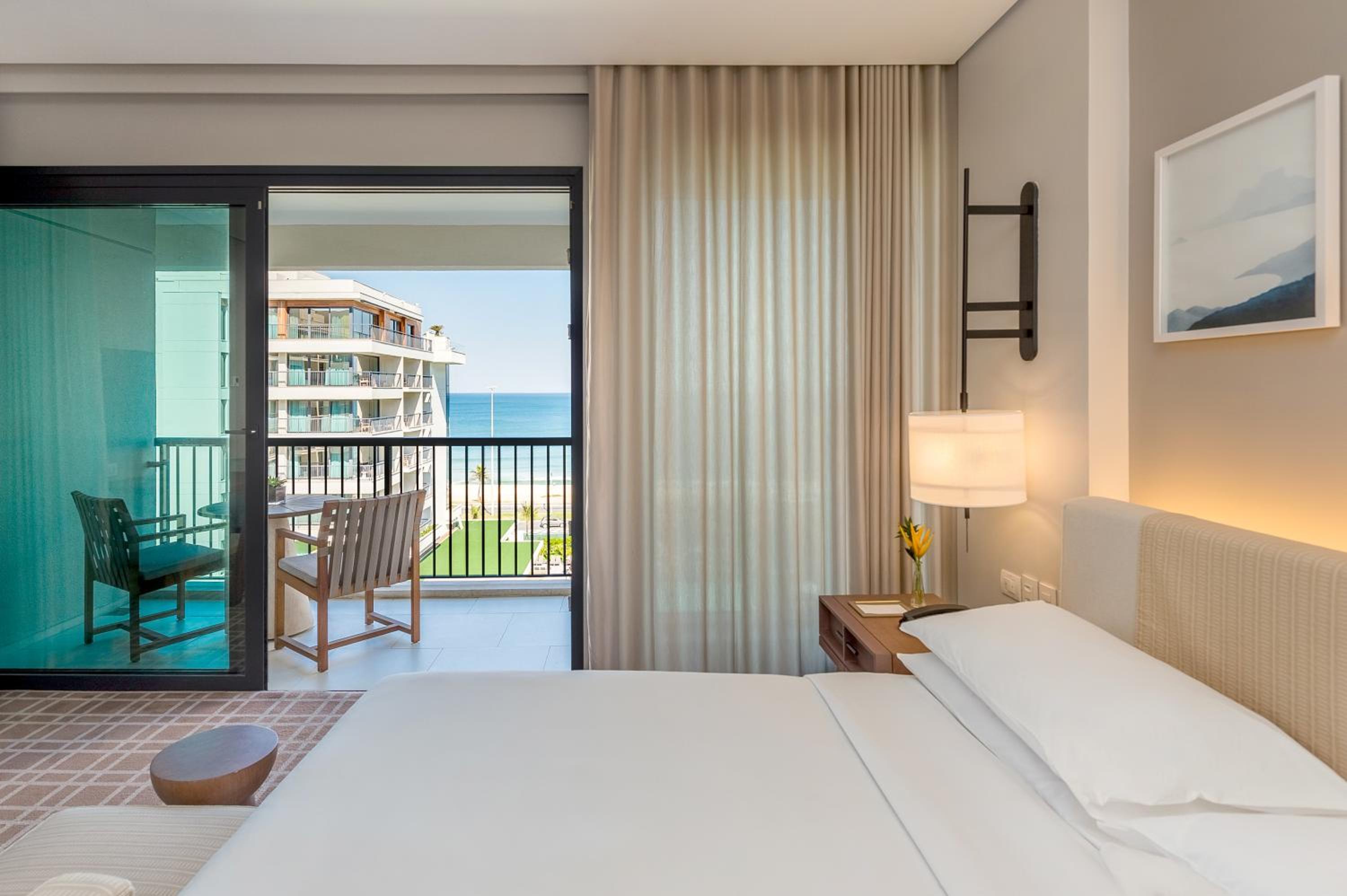 King Room with Ocean View - Club Access thumbnail 6