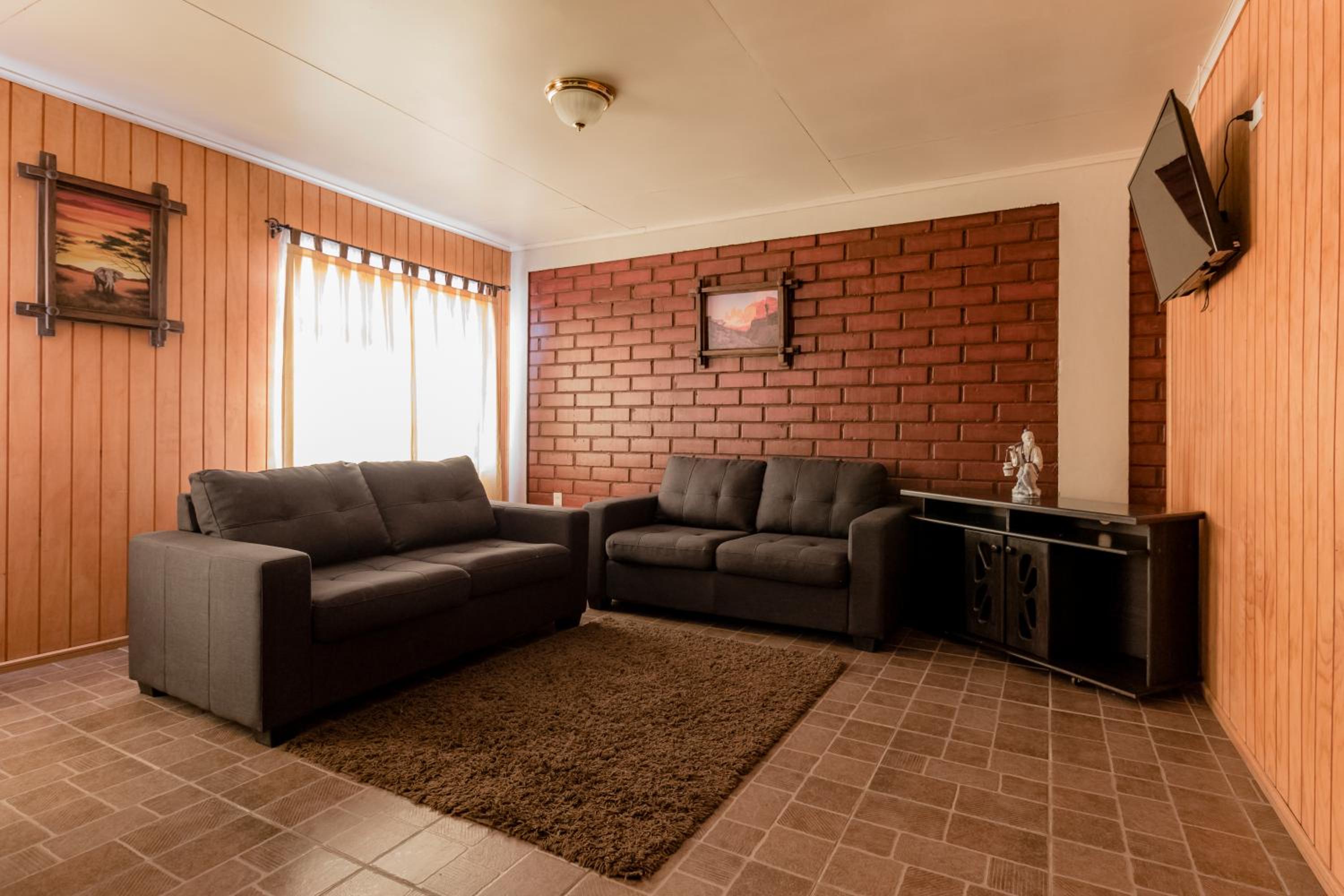 One-Bedroom Bungalow photo 1