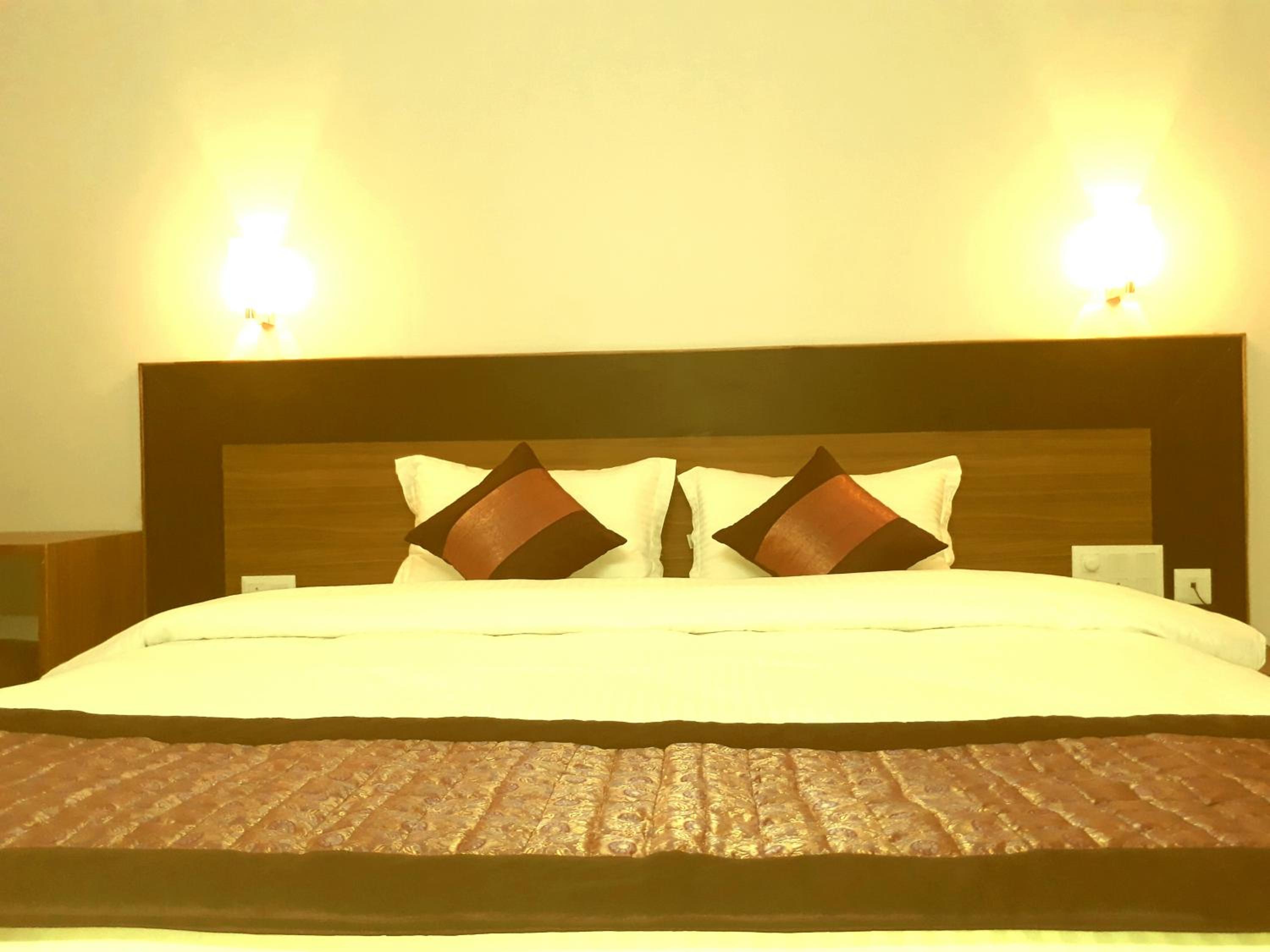 Deluxe Twin Room - Photo 7