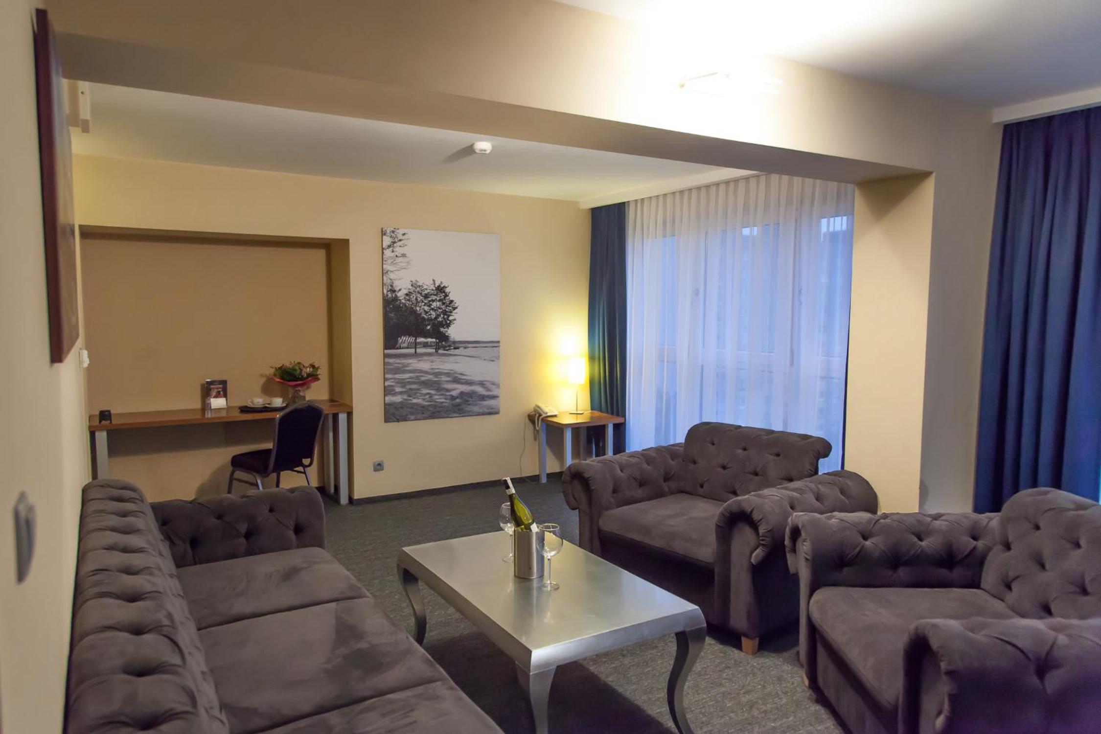 Apartment photo 2