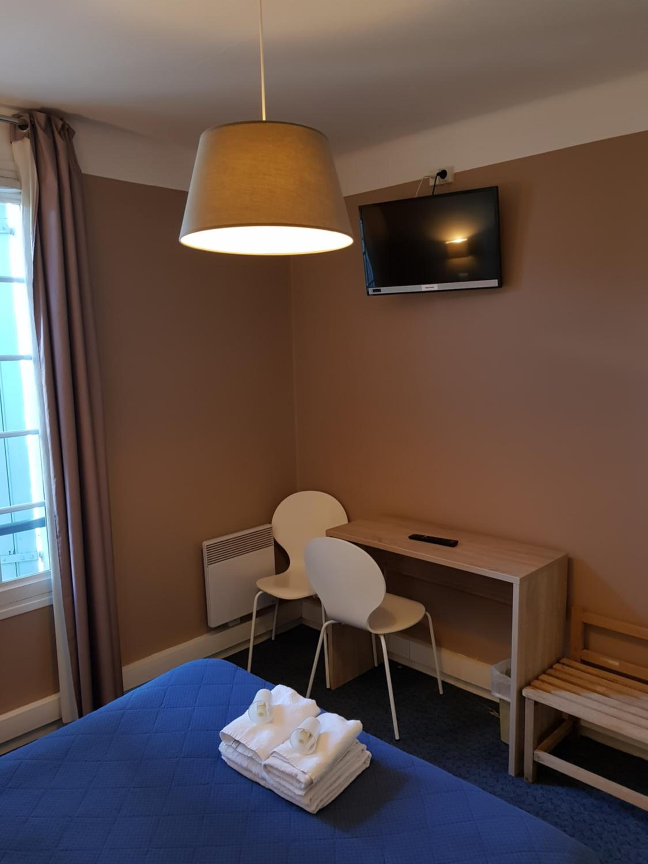 Economy Double Room (Shared Toilets and private bathroom)