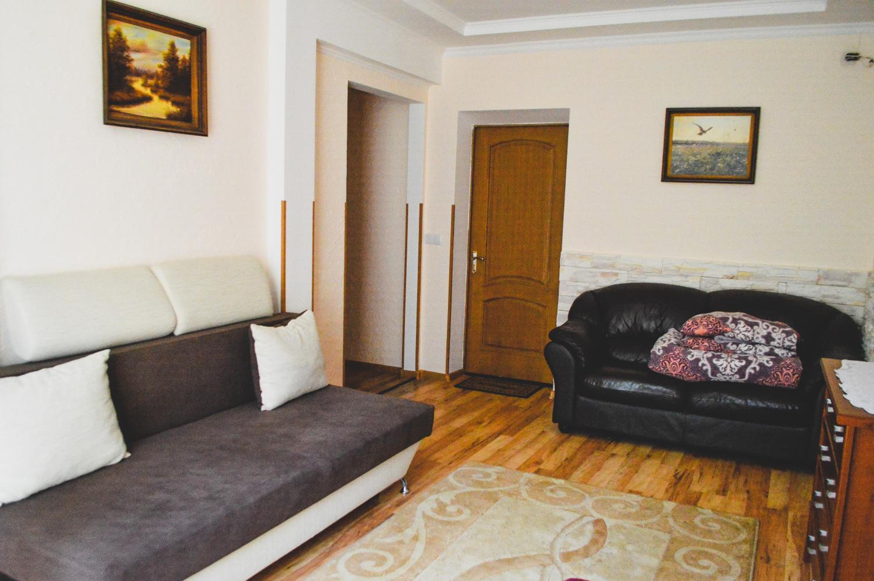 Family Room photo 3