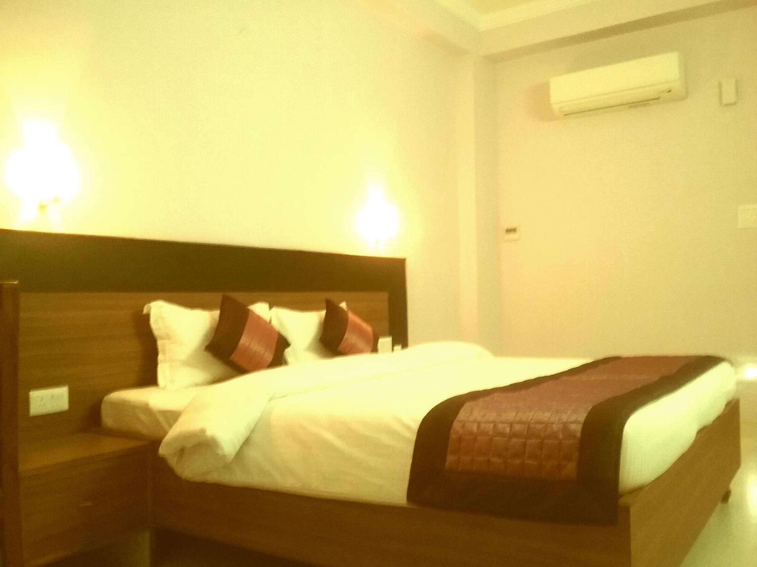 Deluxe Family Room - Photo 1