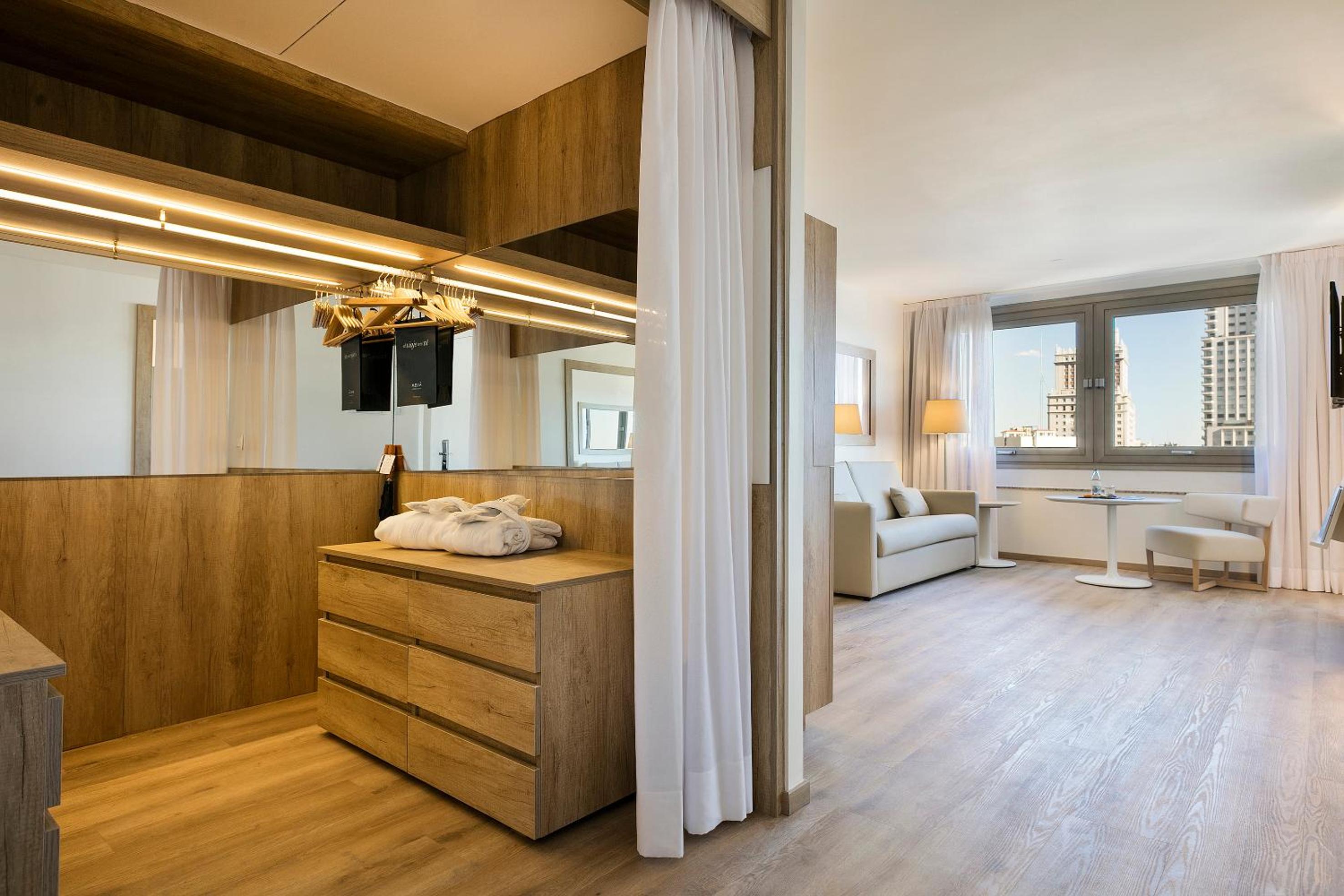 The Level Junior Suite - Photo 9