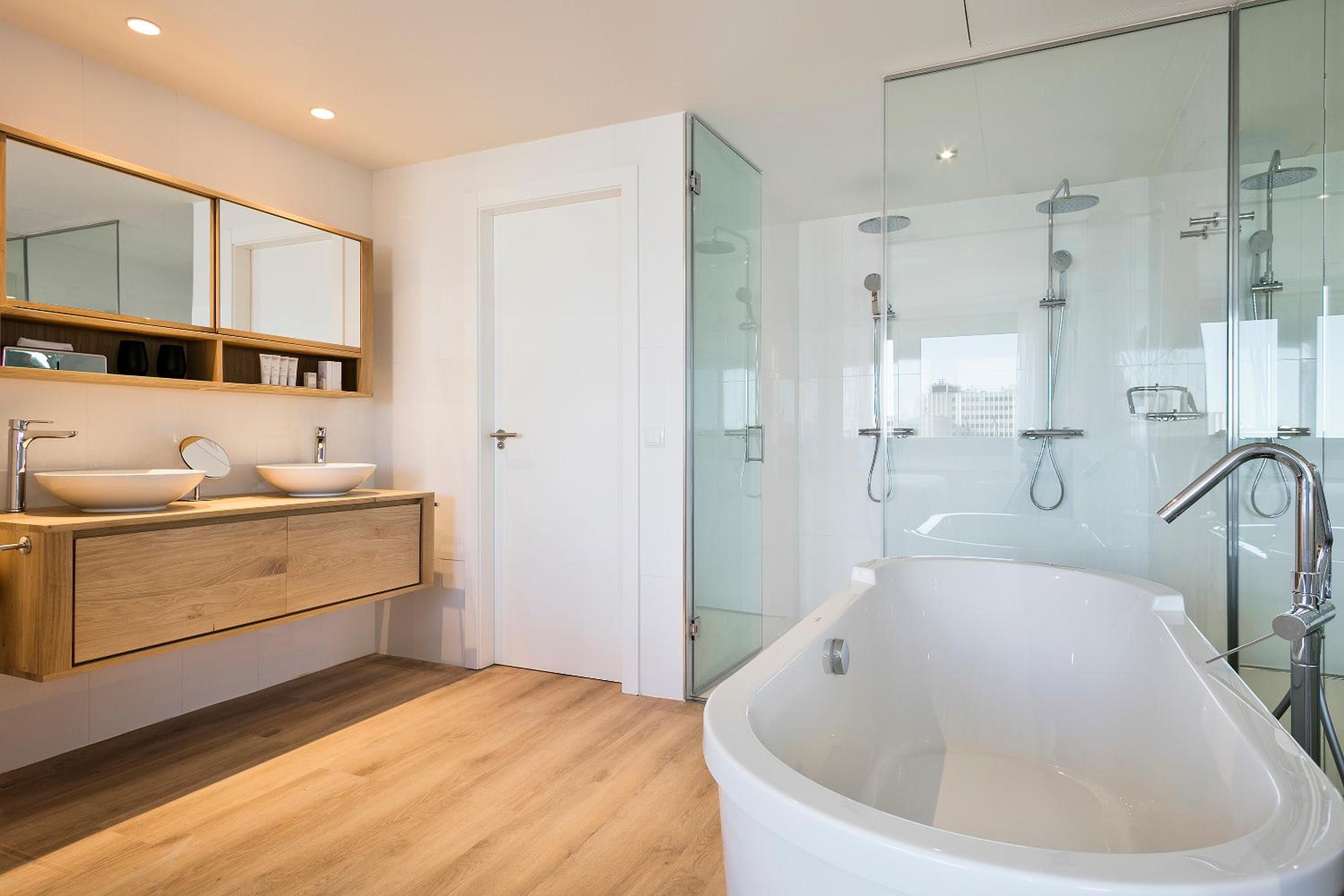 The Level Junior Suite - Photo 10