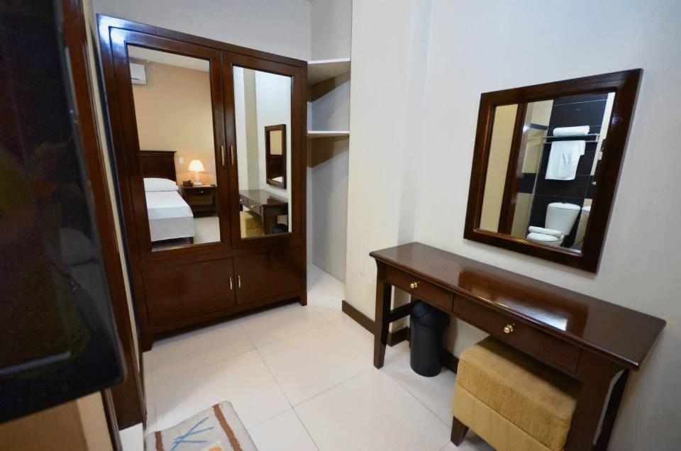 Deluxe Double or Twin Room - Photo 9