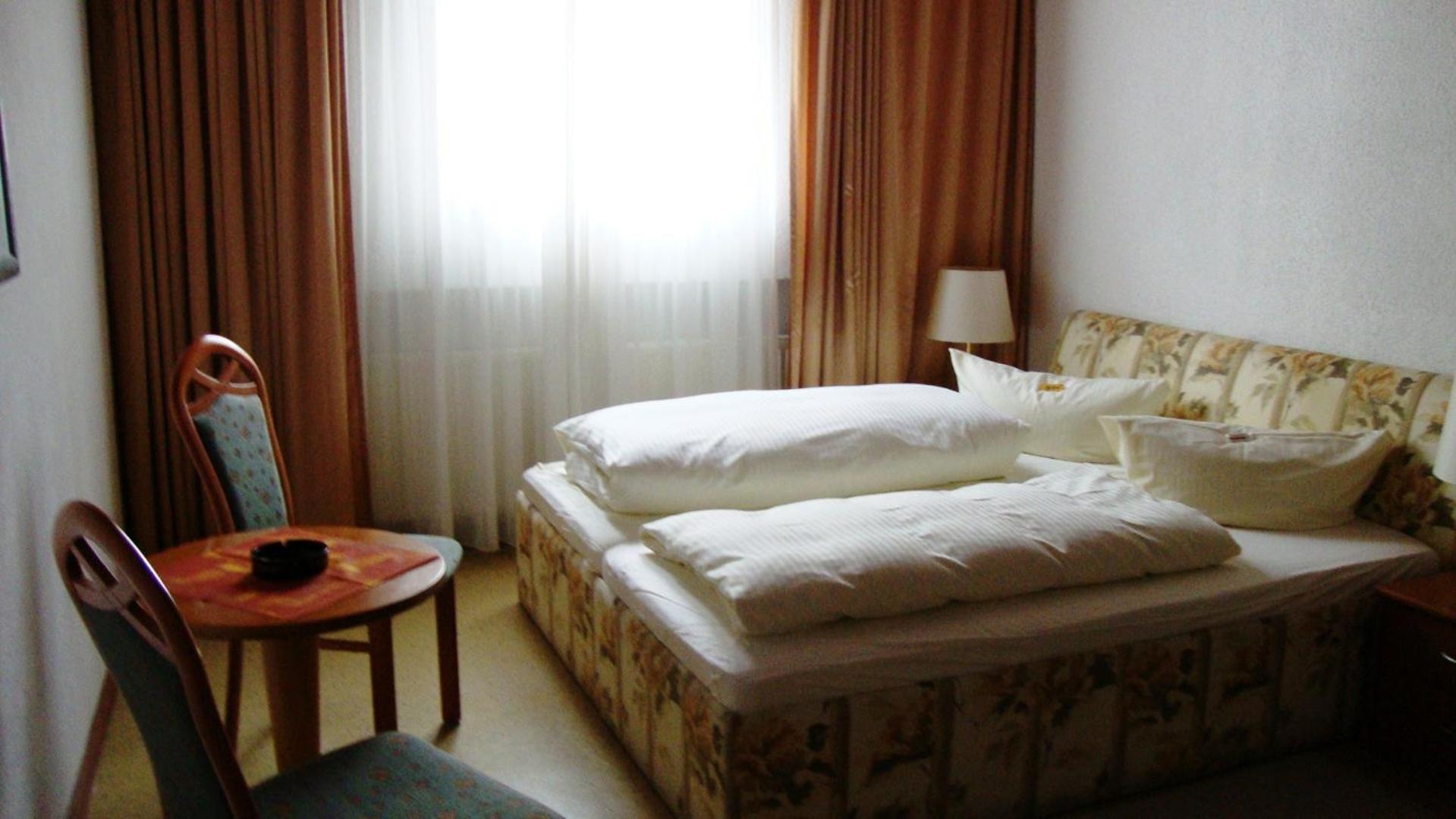 Double or Twin Room - Photo 1