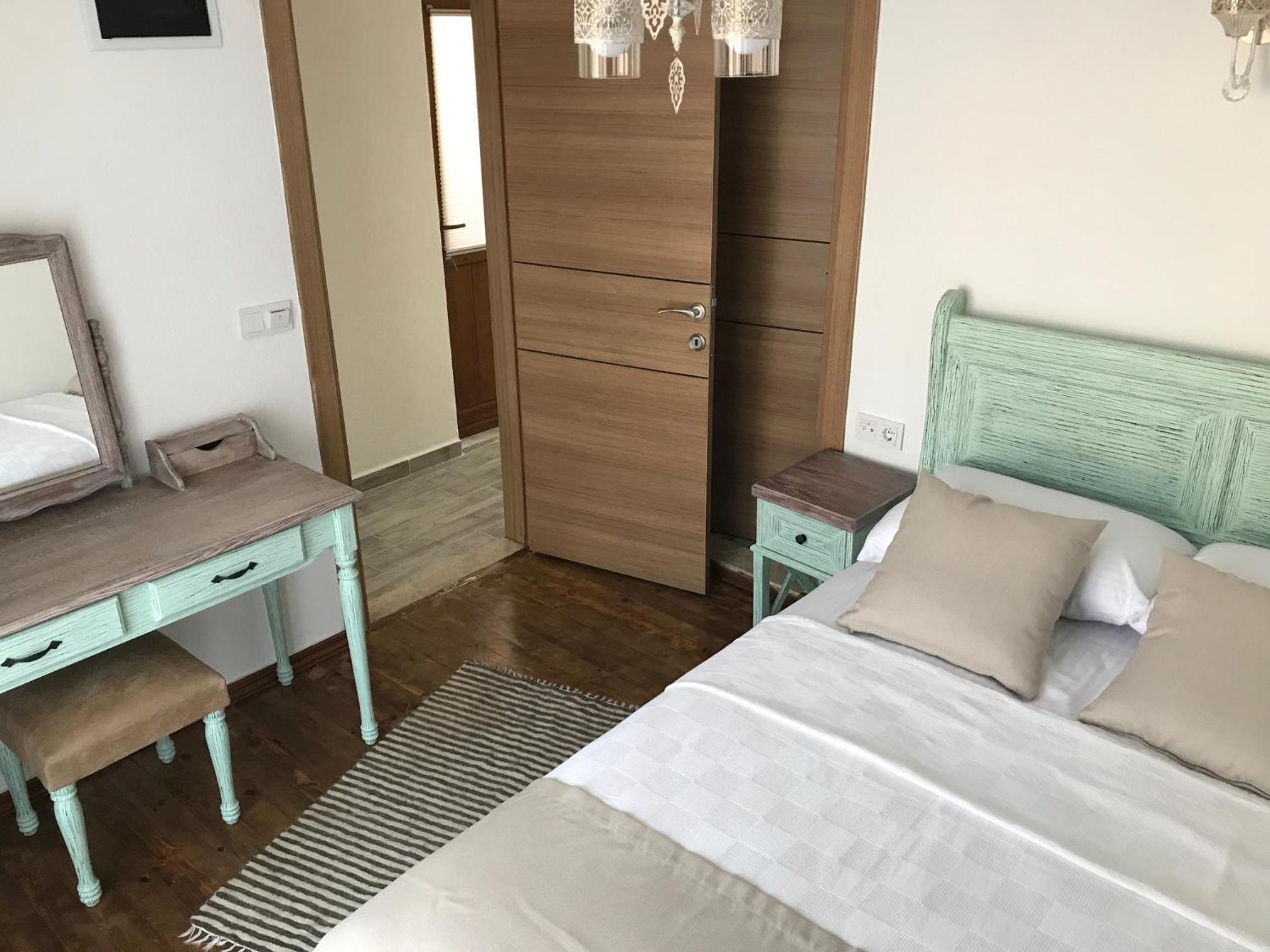 Double Room with Garden View photo 2
