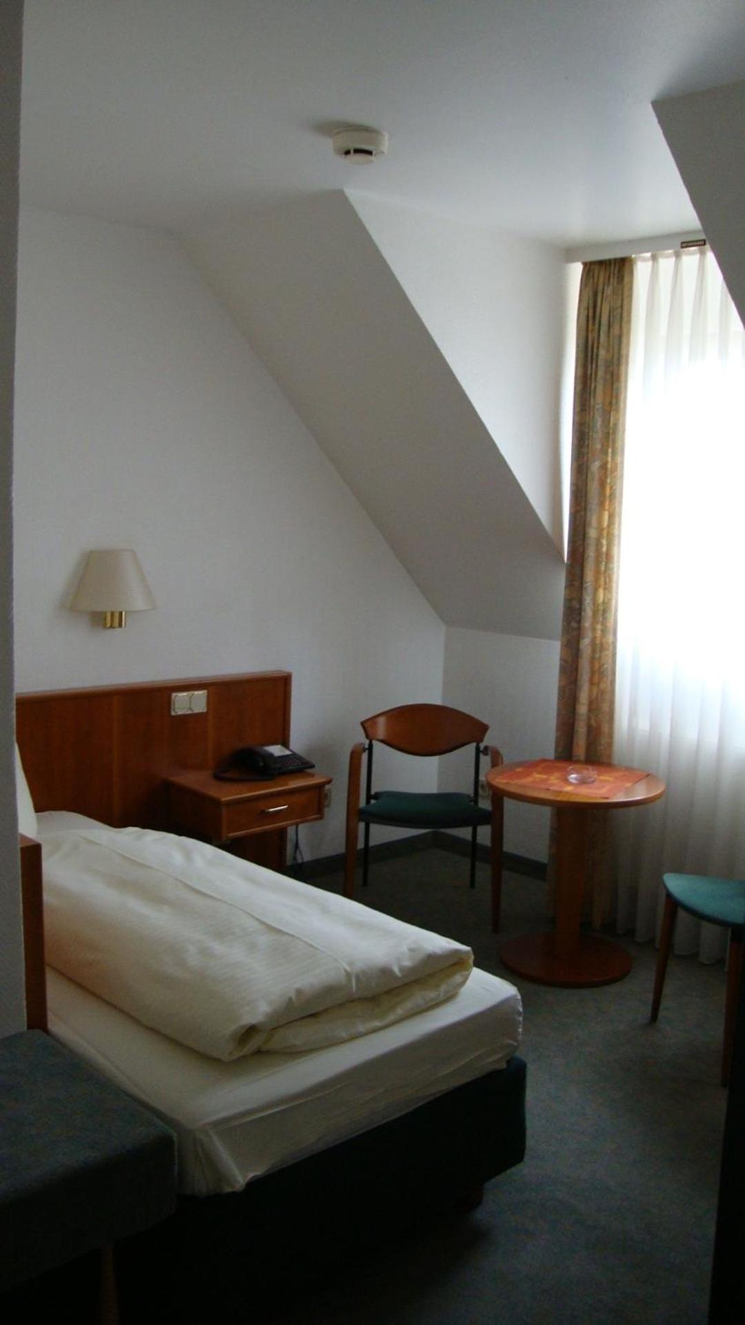 Single Room photo 3