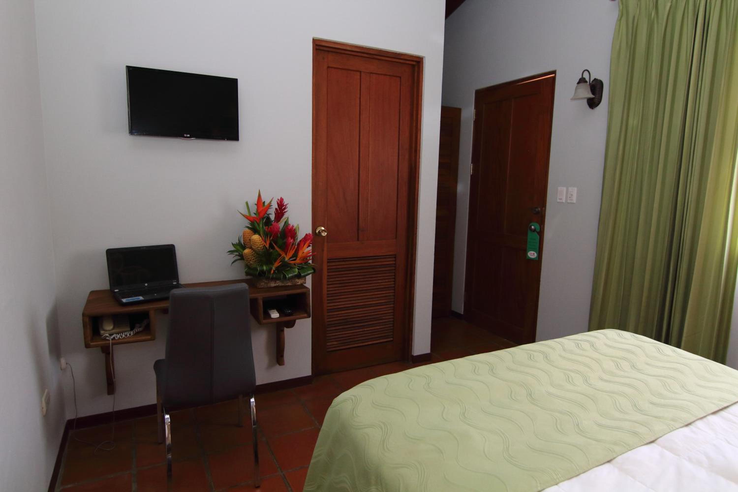 Standard Room photo 2