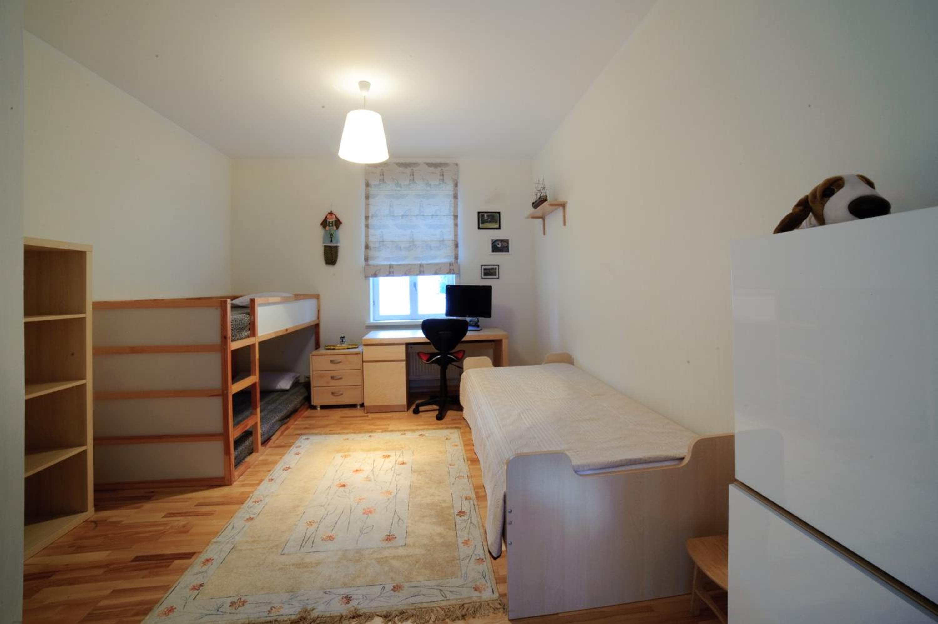Three-Bedroom House photo 3