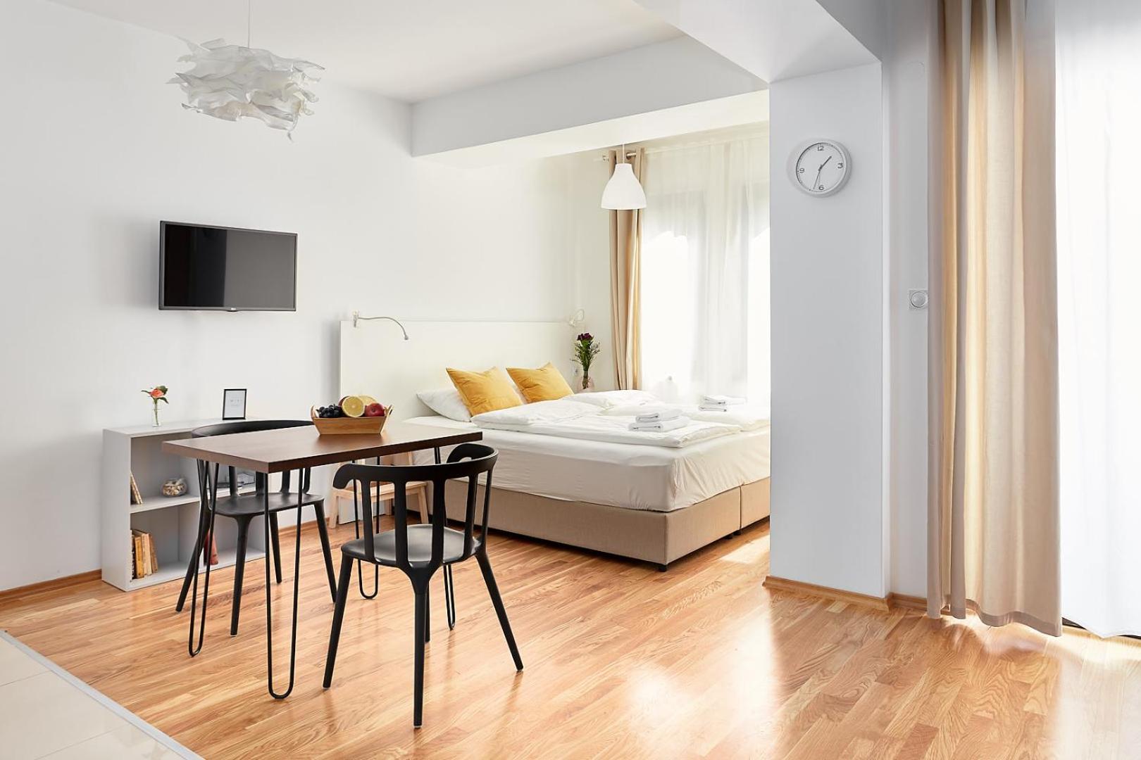 Studio Apartment with Balcony (2 Adults + 1 Child)  photo 3