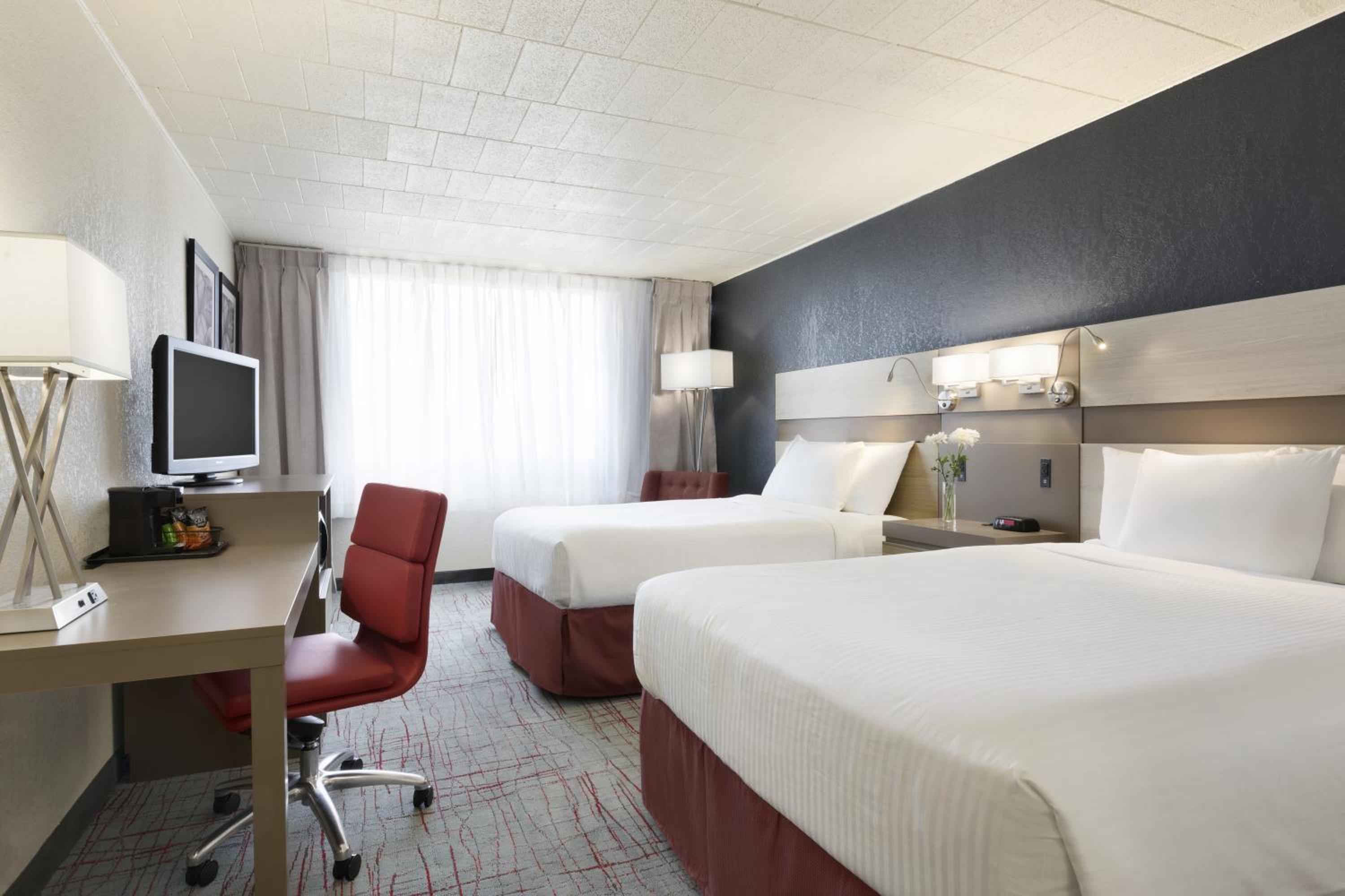 Double Room with Two Double Beds - Non-Smoking - Photo 1