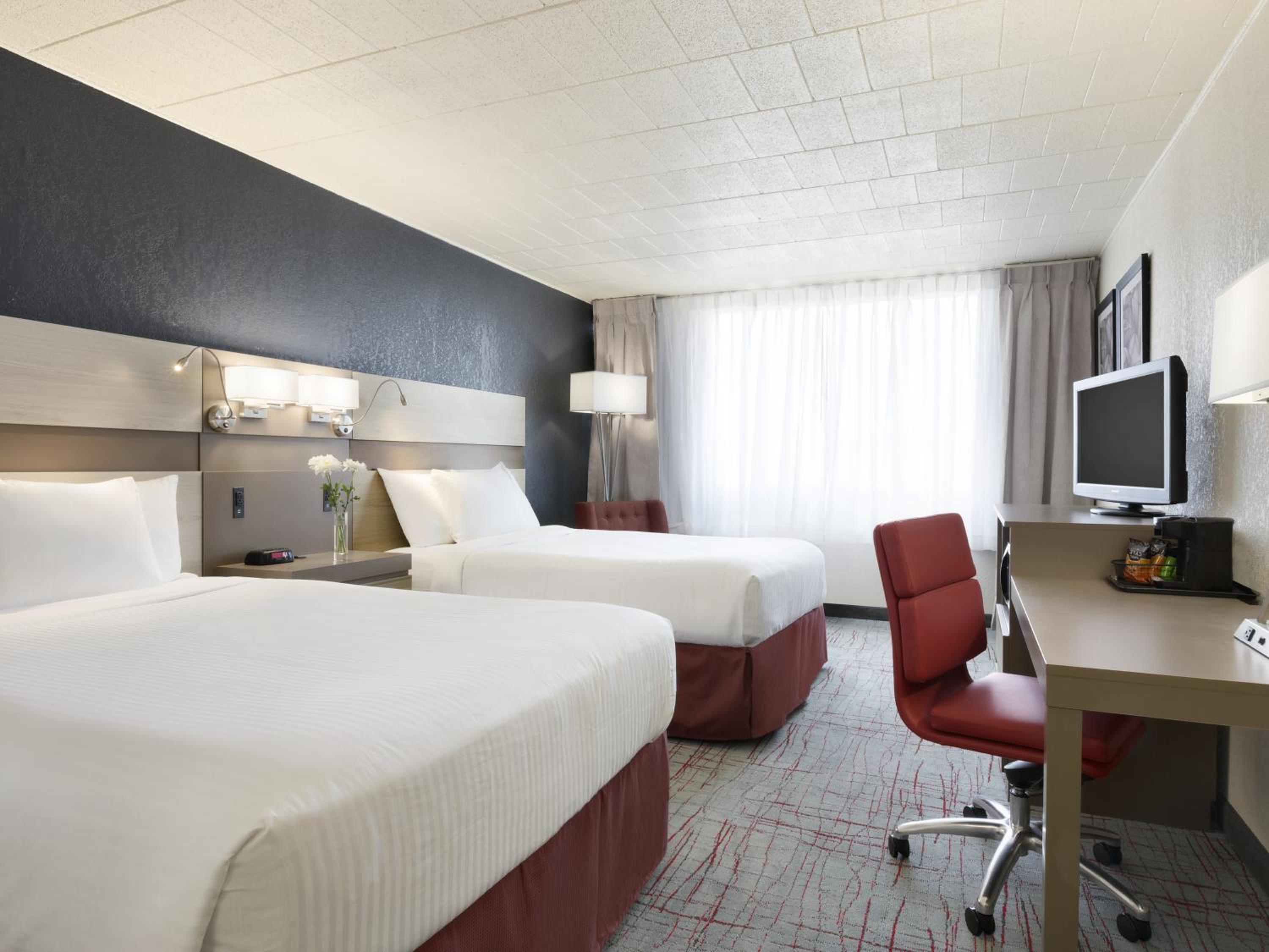 Double Room with Two Double Beds - Non-Smoking - Photo 9
