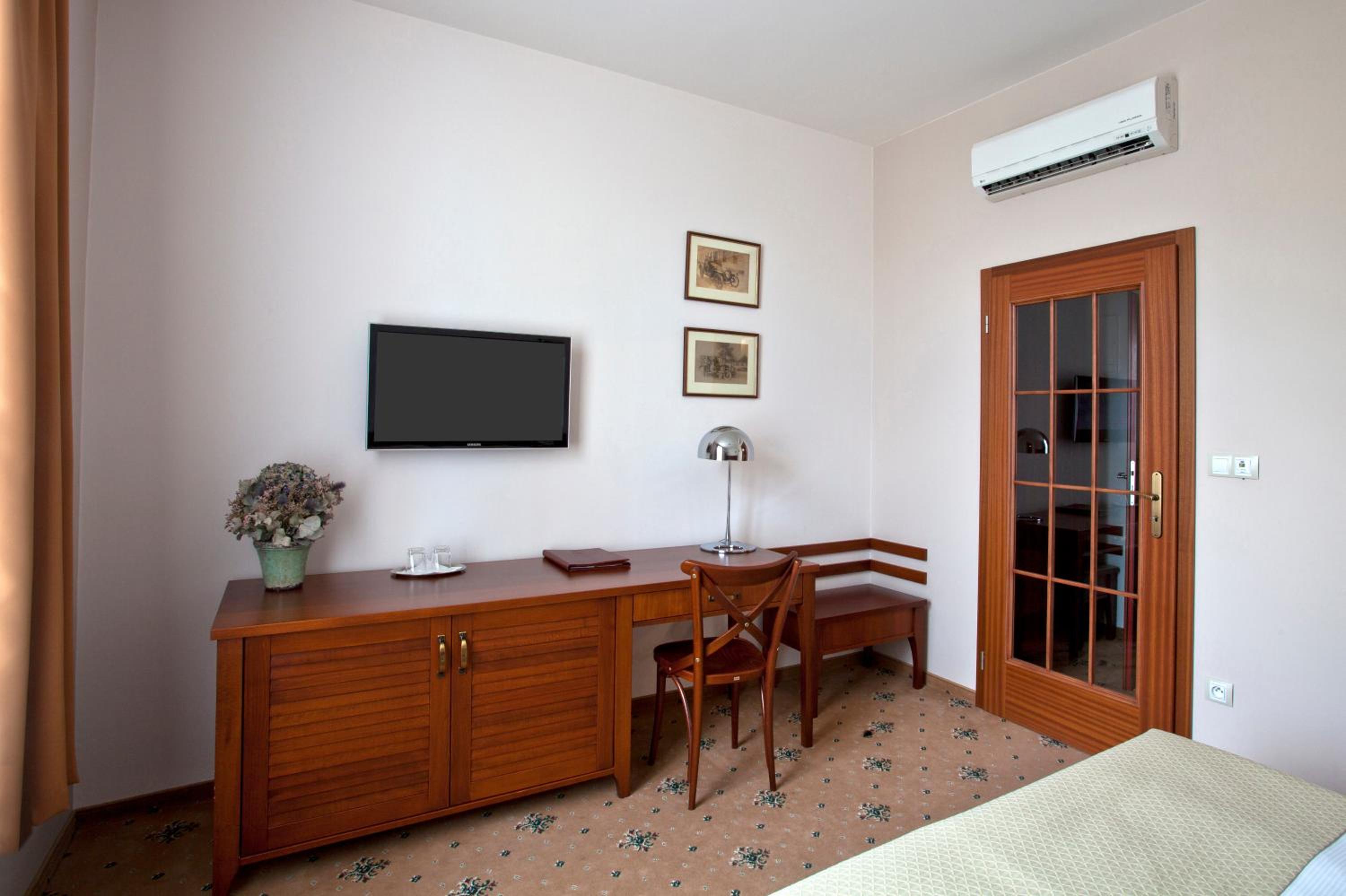 Double or Twin Room photo 2