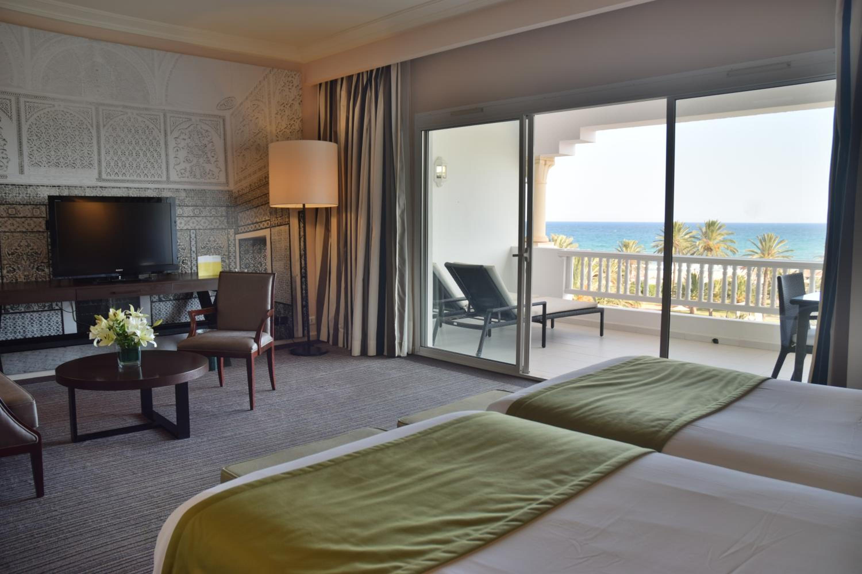 Junior Suite with Sea View - Photo 3