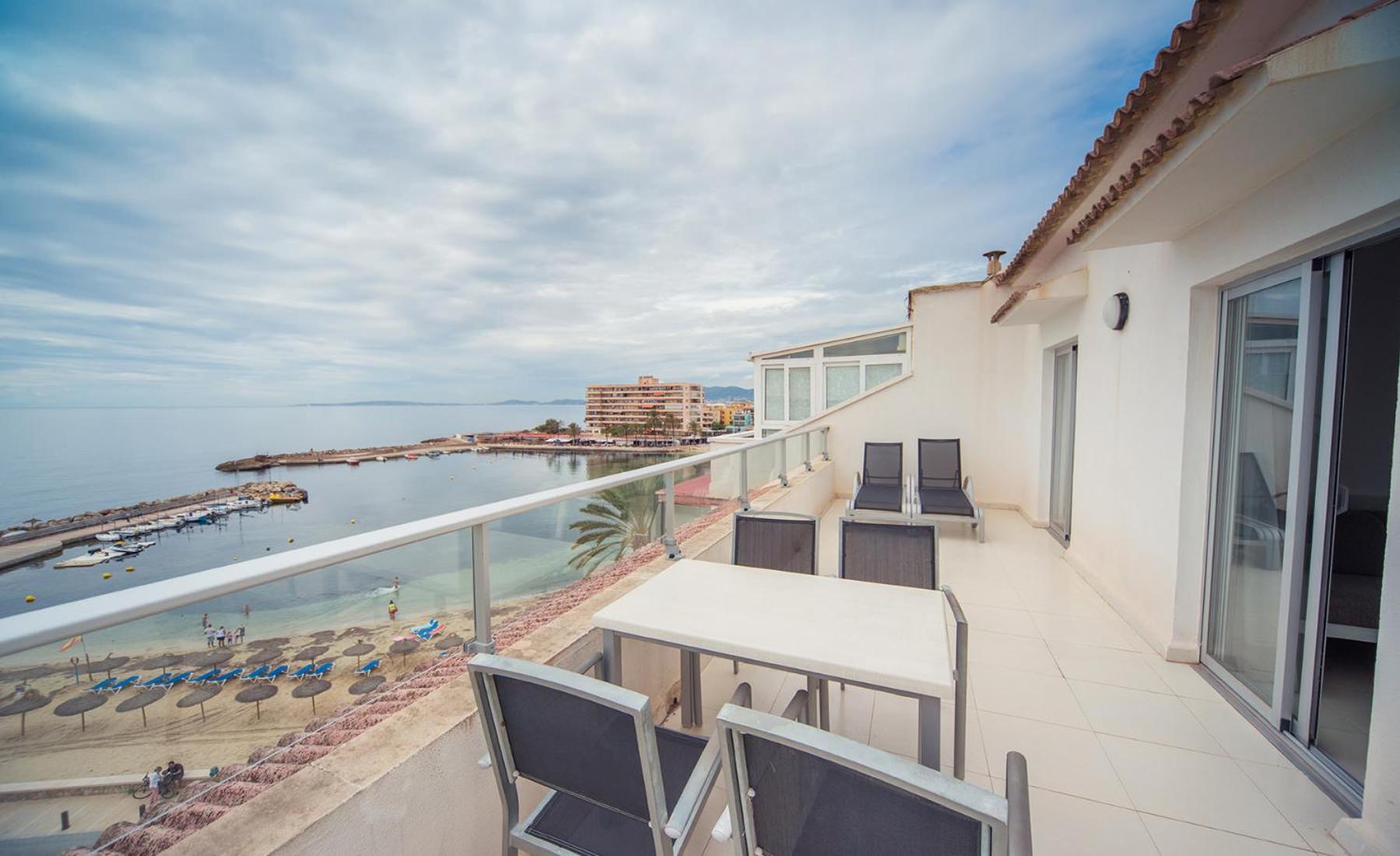 Apartment with Sea View photo 2