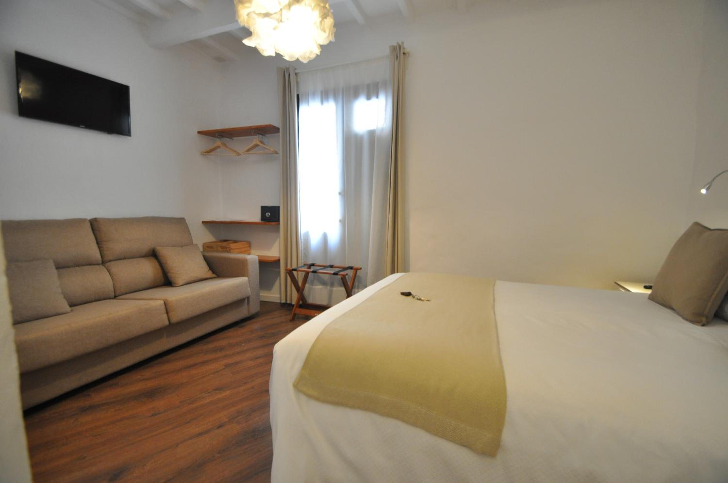Standard Double Room photo 3
