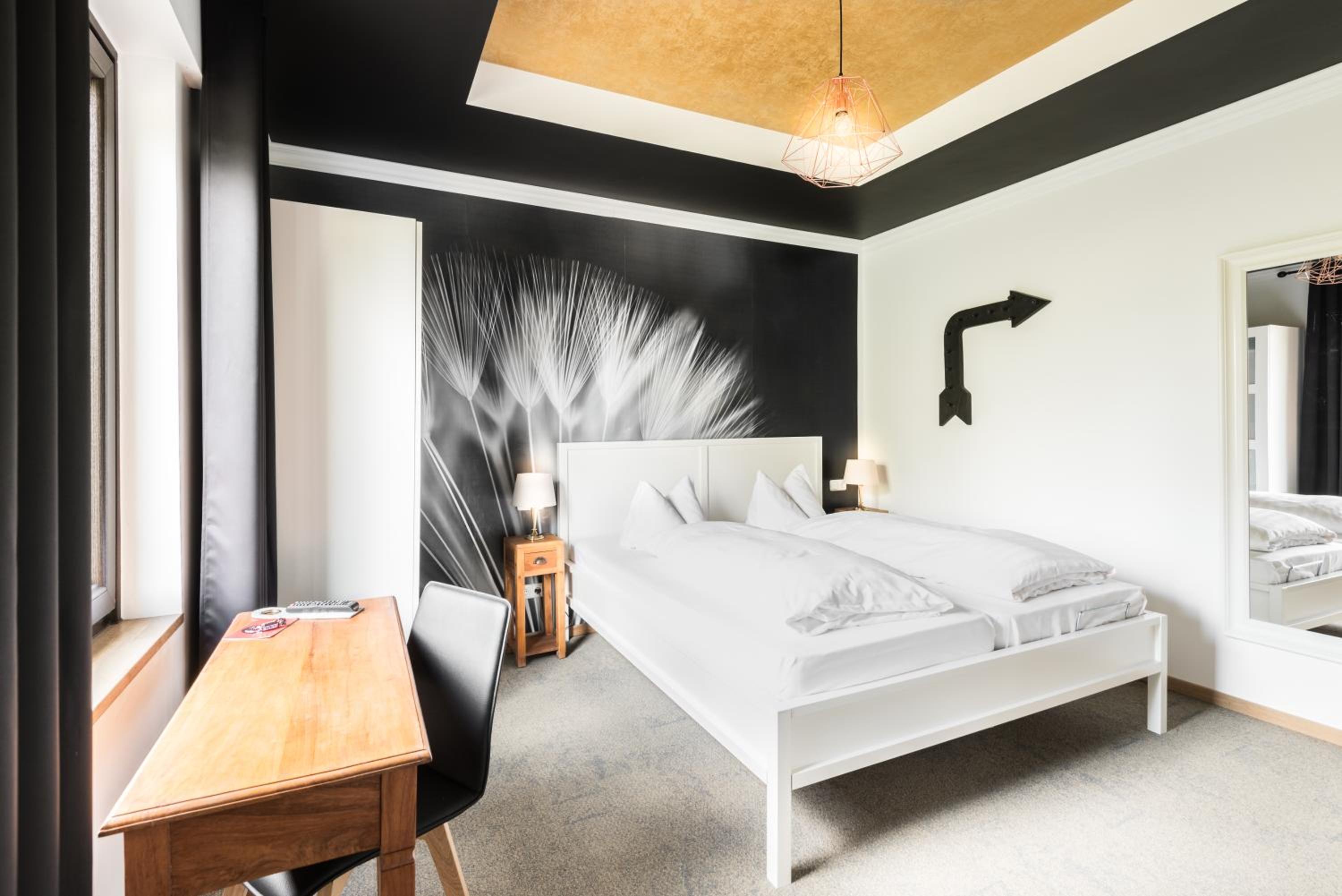 Double Room - Photo 7
