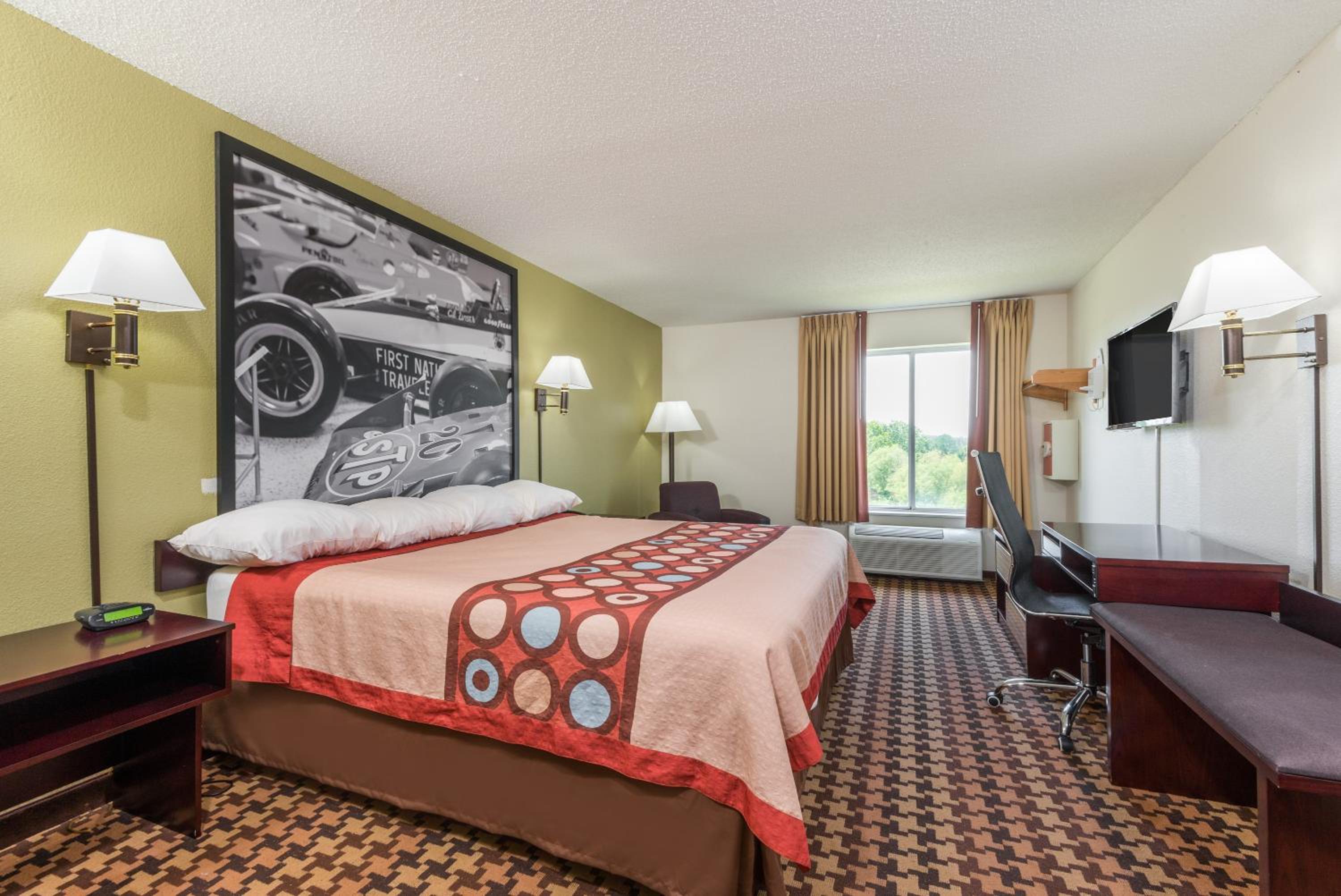 One-Bedroom King Suite with Kitchenette - Non-Smoking photo 1